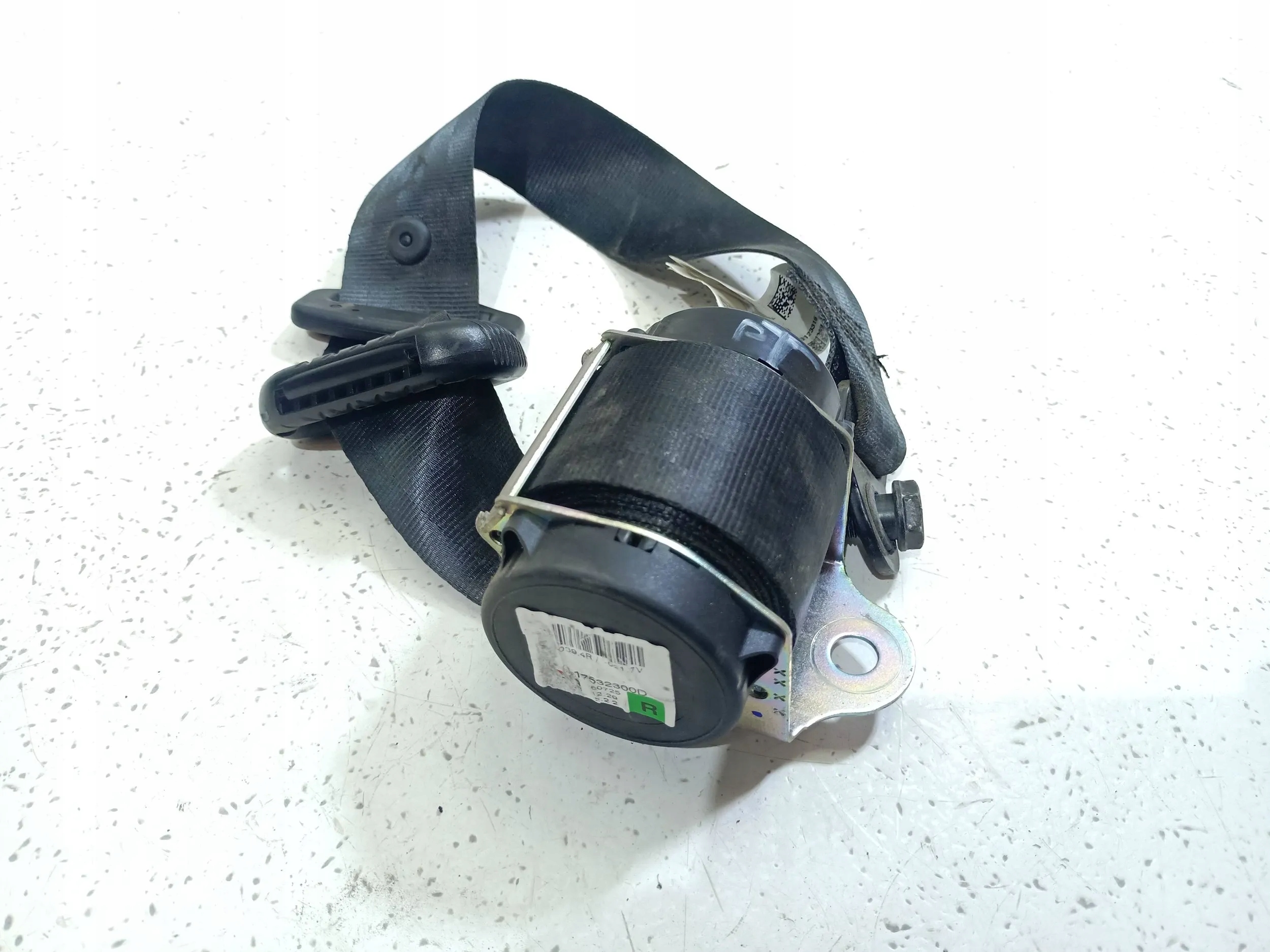 lancia YPSILON III 17R ремень безопасности задний