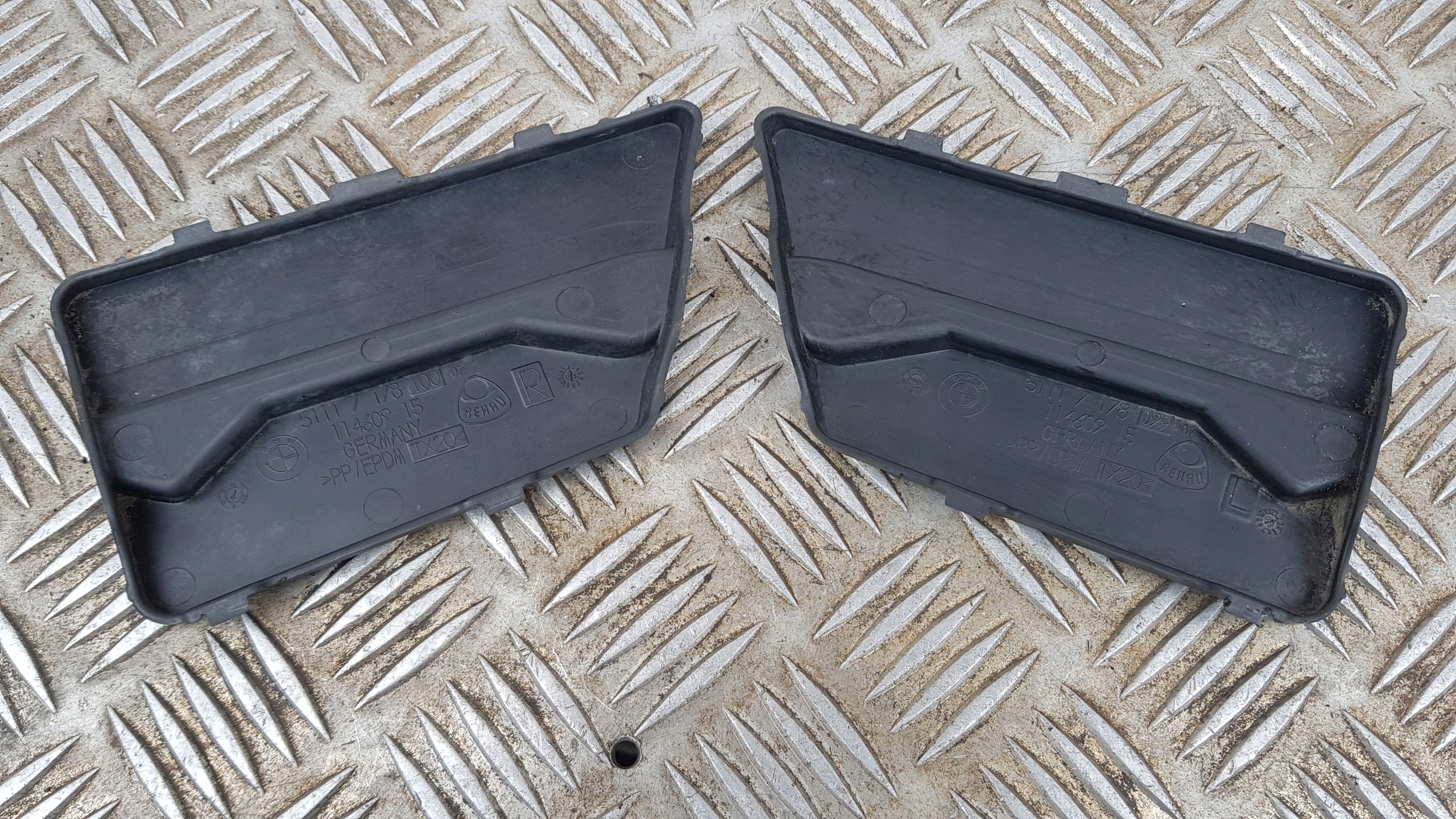 BMW 5 E61 E60 grid spoiler of a bumper left right