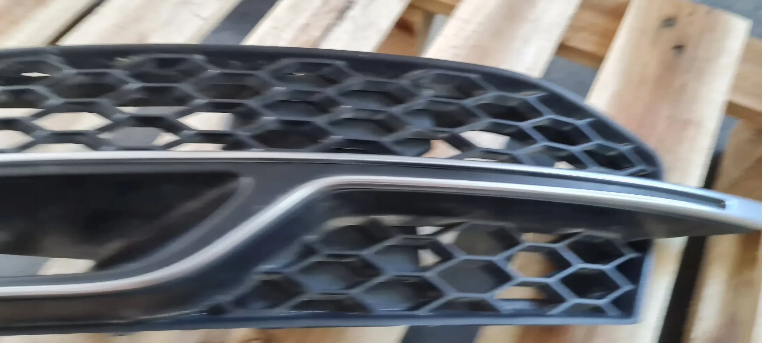S3 8V sedan A3 grid of a bumper left left front 8V3807681Q