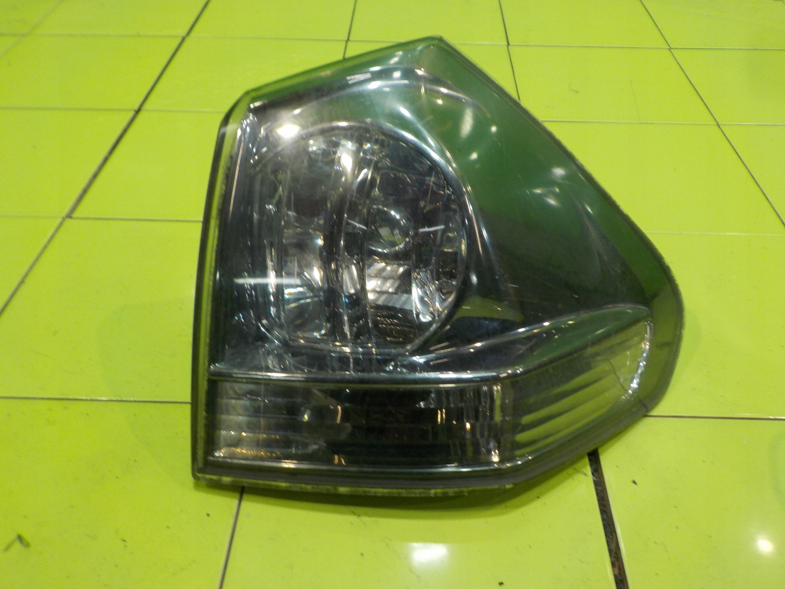 LEXUS RX300 II 3.0 B 03r 5D lampa prawa tyl