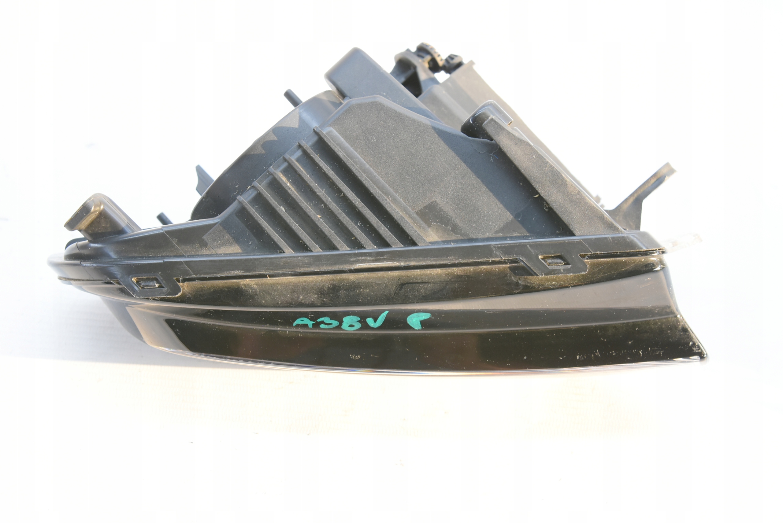 AUDI A3 8V HALOGEN PRAWY DEPO Typ samochodu Samochody osobowe