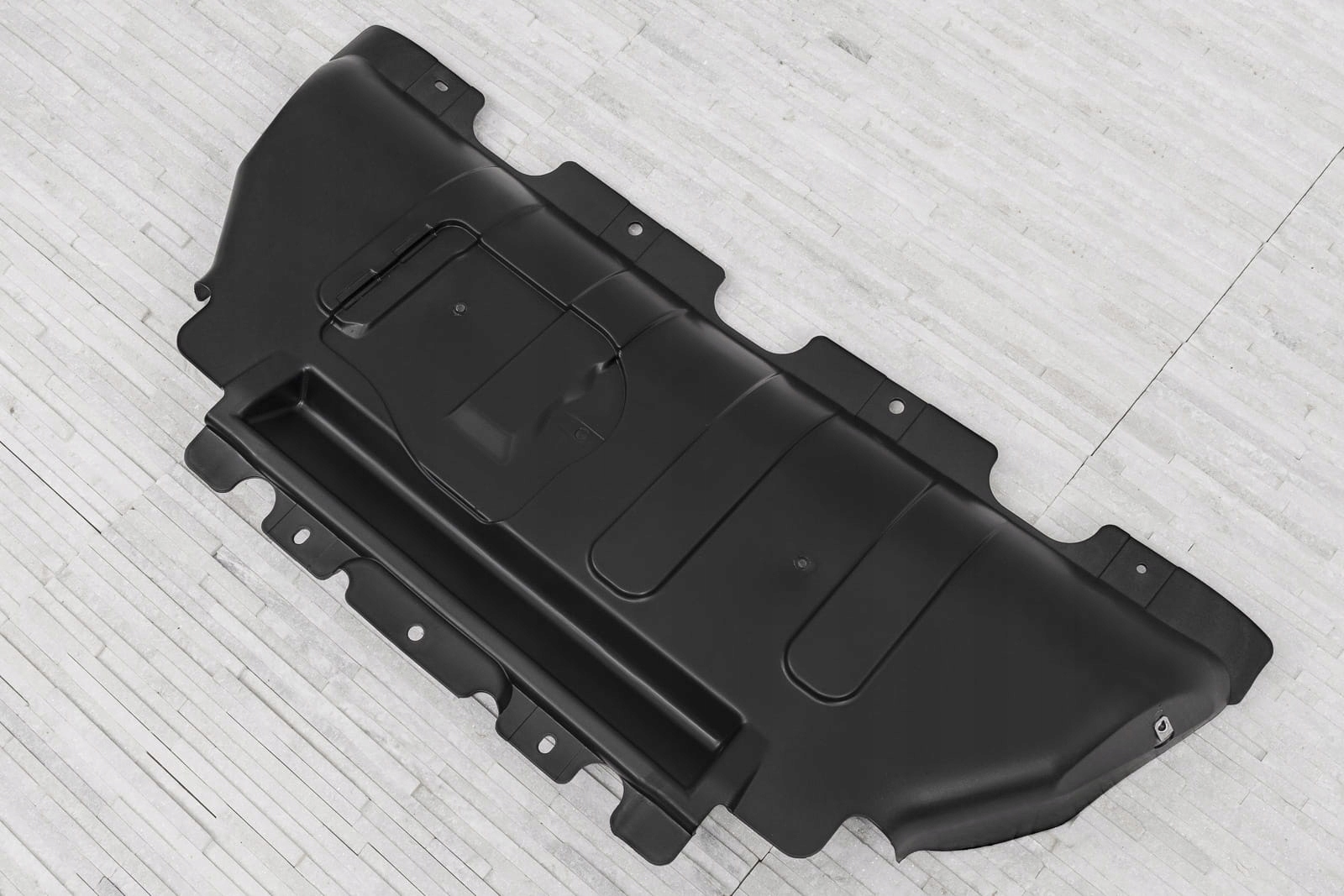 OSŁONA SILNIKA JEEP GRAND CHEROKEE WK2 68091772AA Typ samochodu 4x4/SUV Samochody osobowe