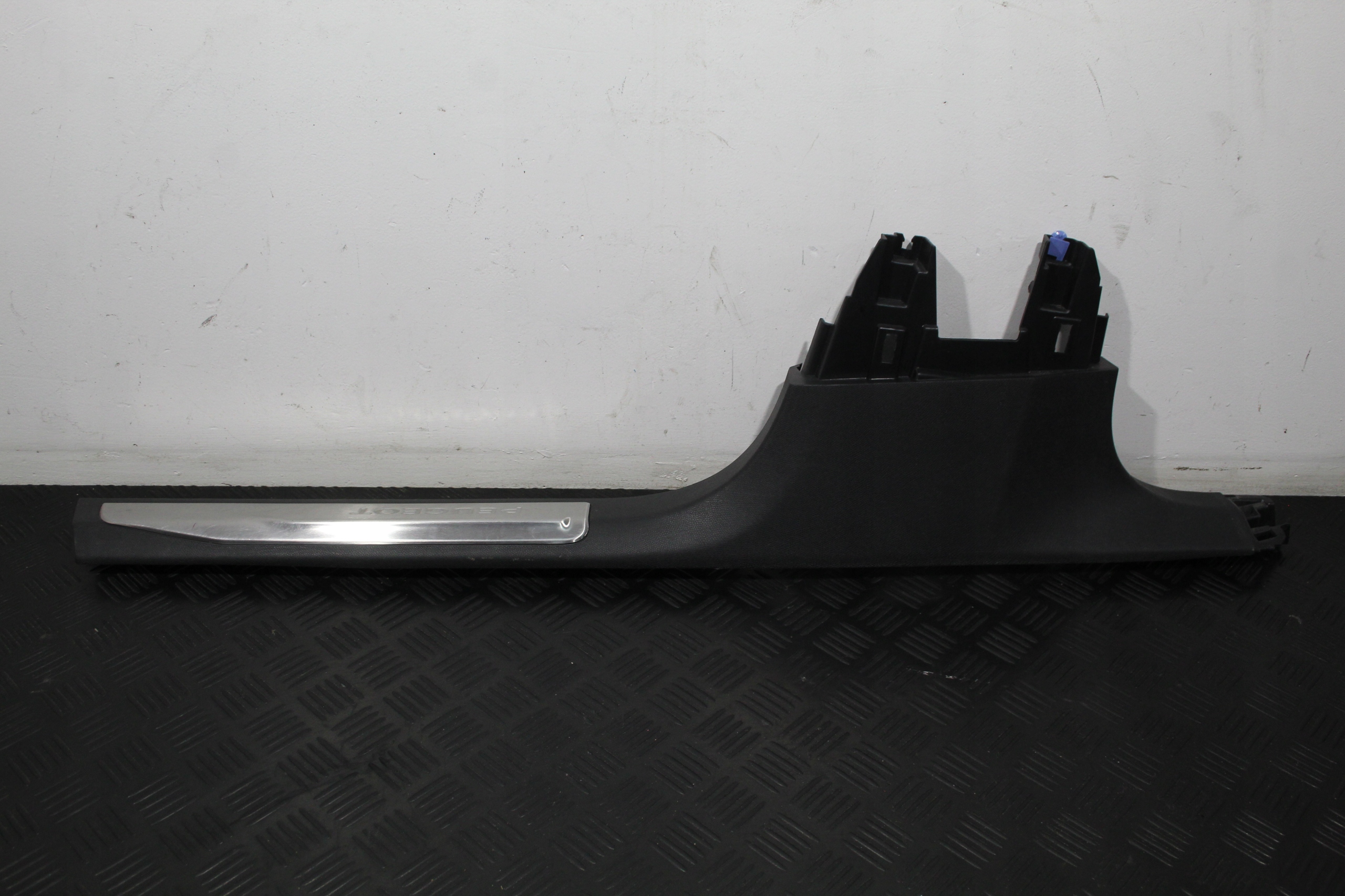cap threshold cover inner right PEUGEOT 3008 II 2