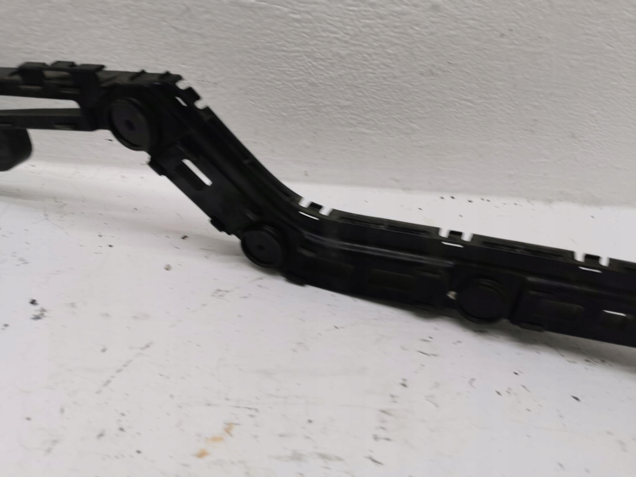 bumper bracket right rear part VW PASSAT B7 3AE807393A