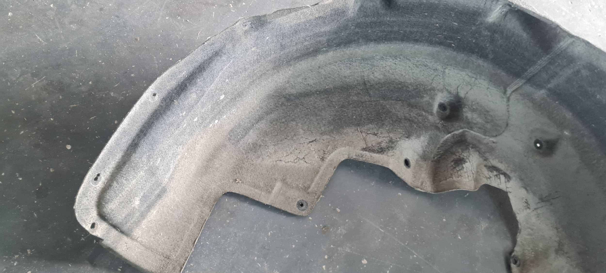 Chrysler Pacifica 2022 mudguard left left rear part rear. MOPAR ORG 68450818AB