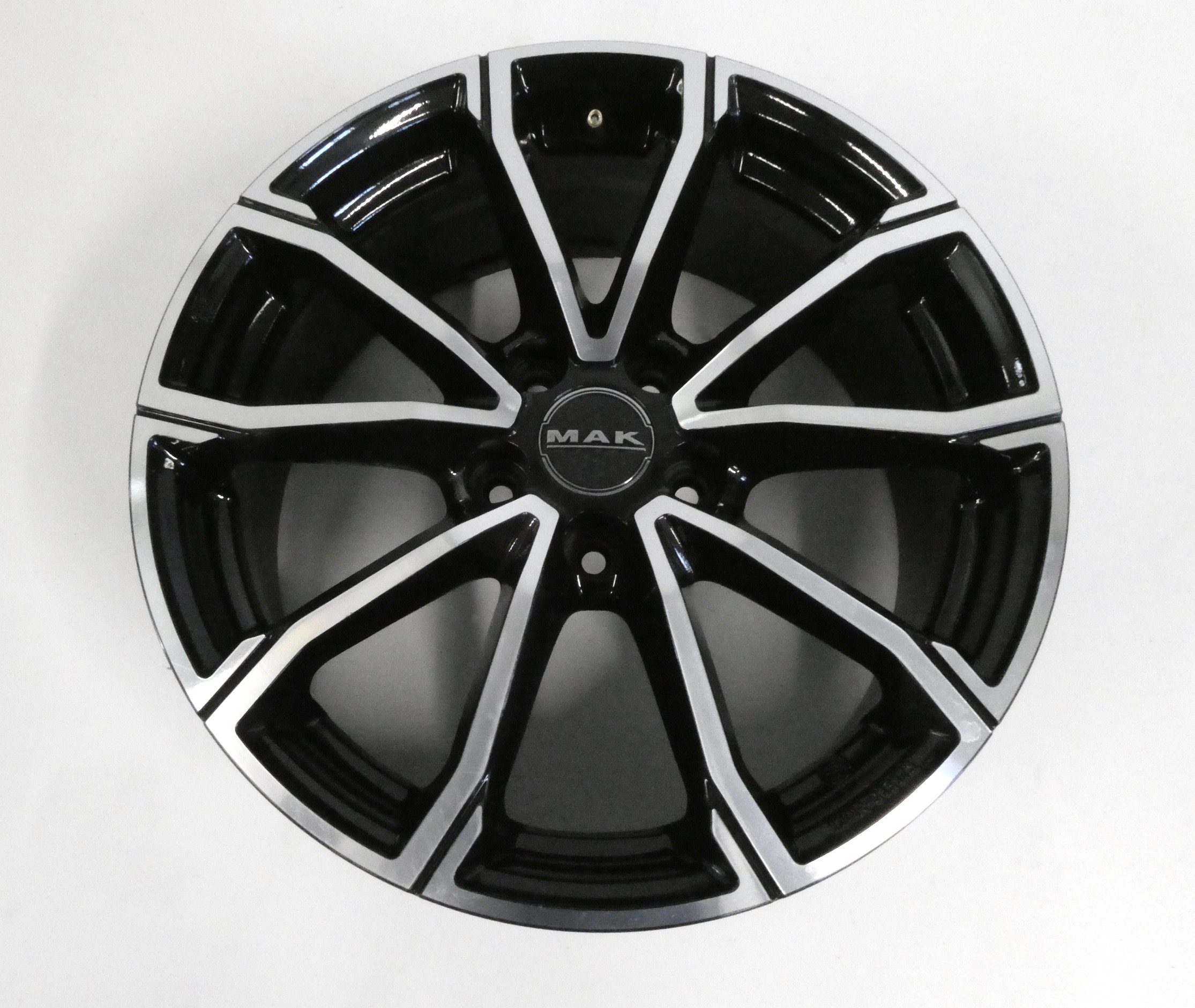 felni MAK 17 7X17 ET 42 5X108