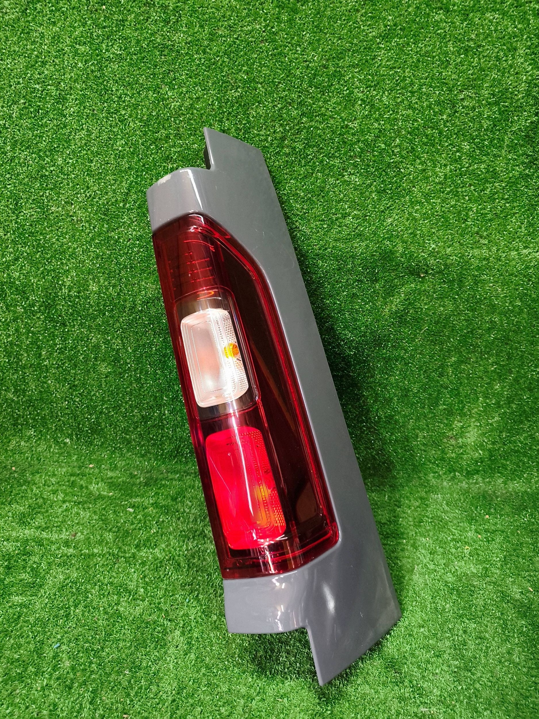 light rear part rear right RENAULT TRAFIC III VIVARO B 14- NR.261