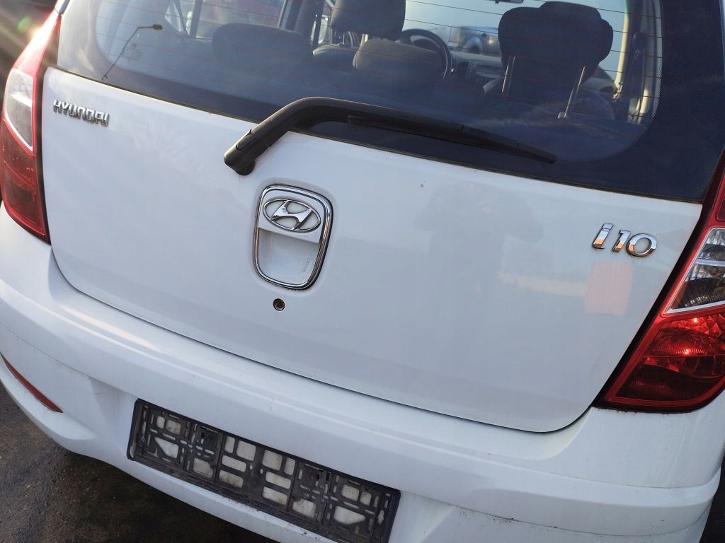 Hyundai i10 and boot door rear PGU