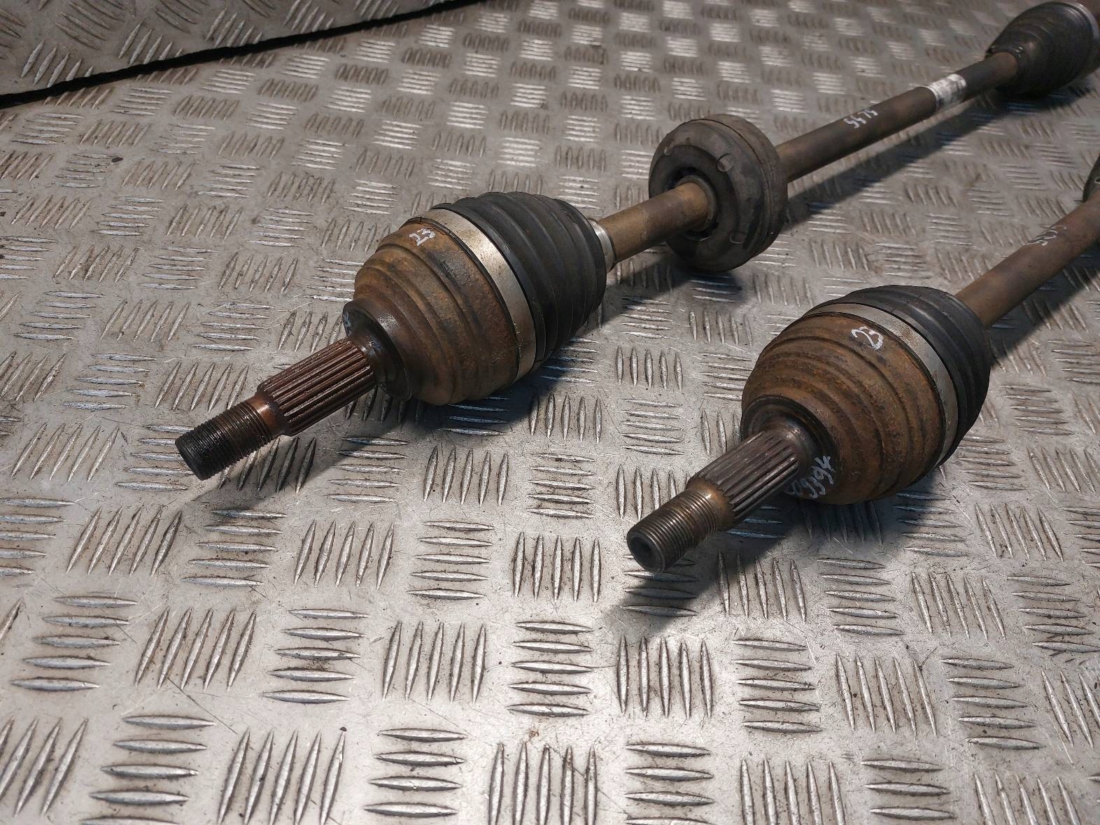 semi-axis left front + right front 5B DACIA SANDERO and 1.5 DCI 391006331R