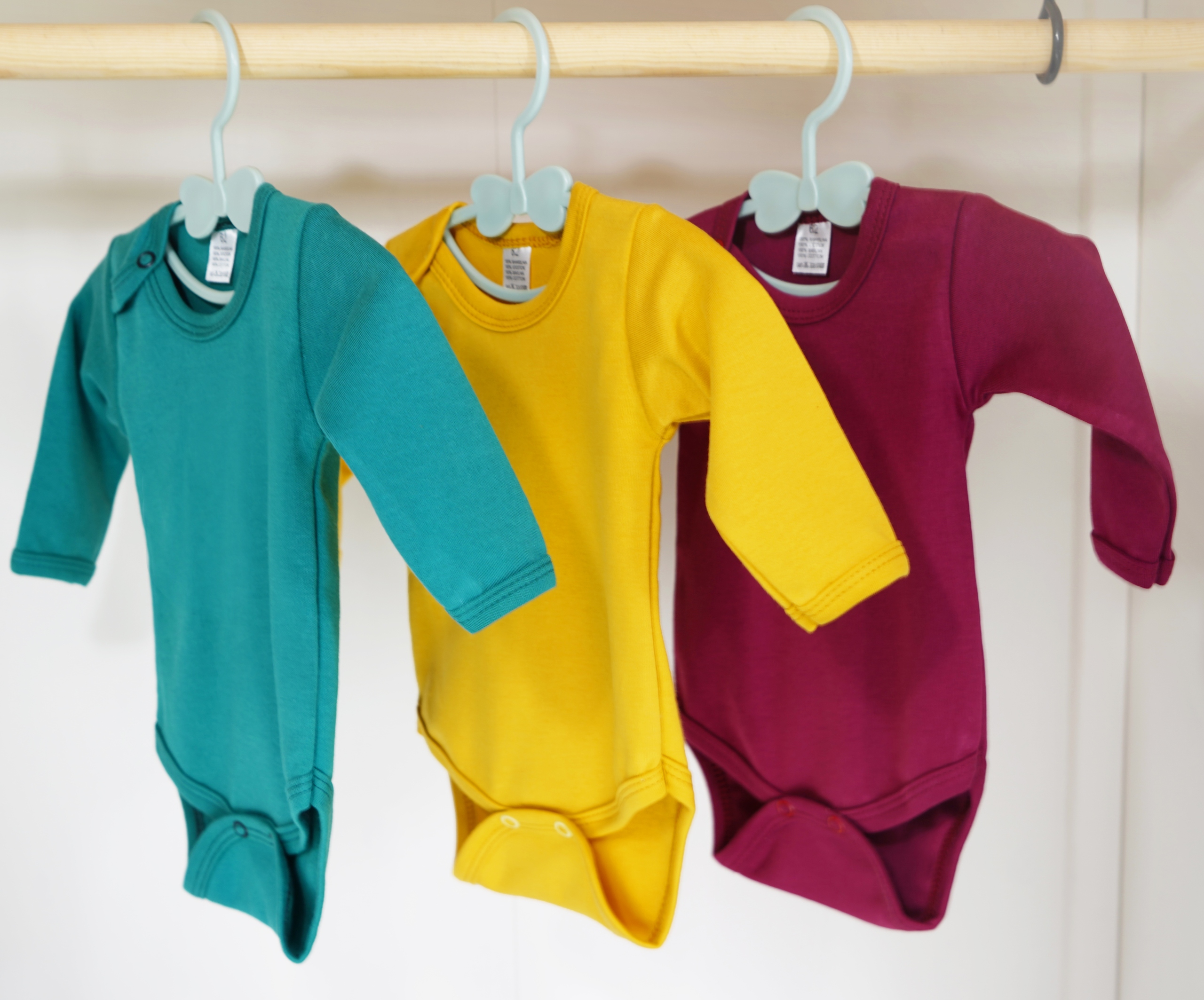 3PAK BODY gładkie r.104 bordo musztarda butelkowy Rozmiar (new) 104 (99 - 104 cm)