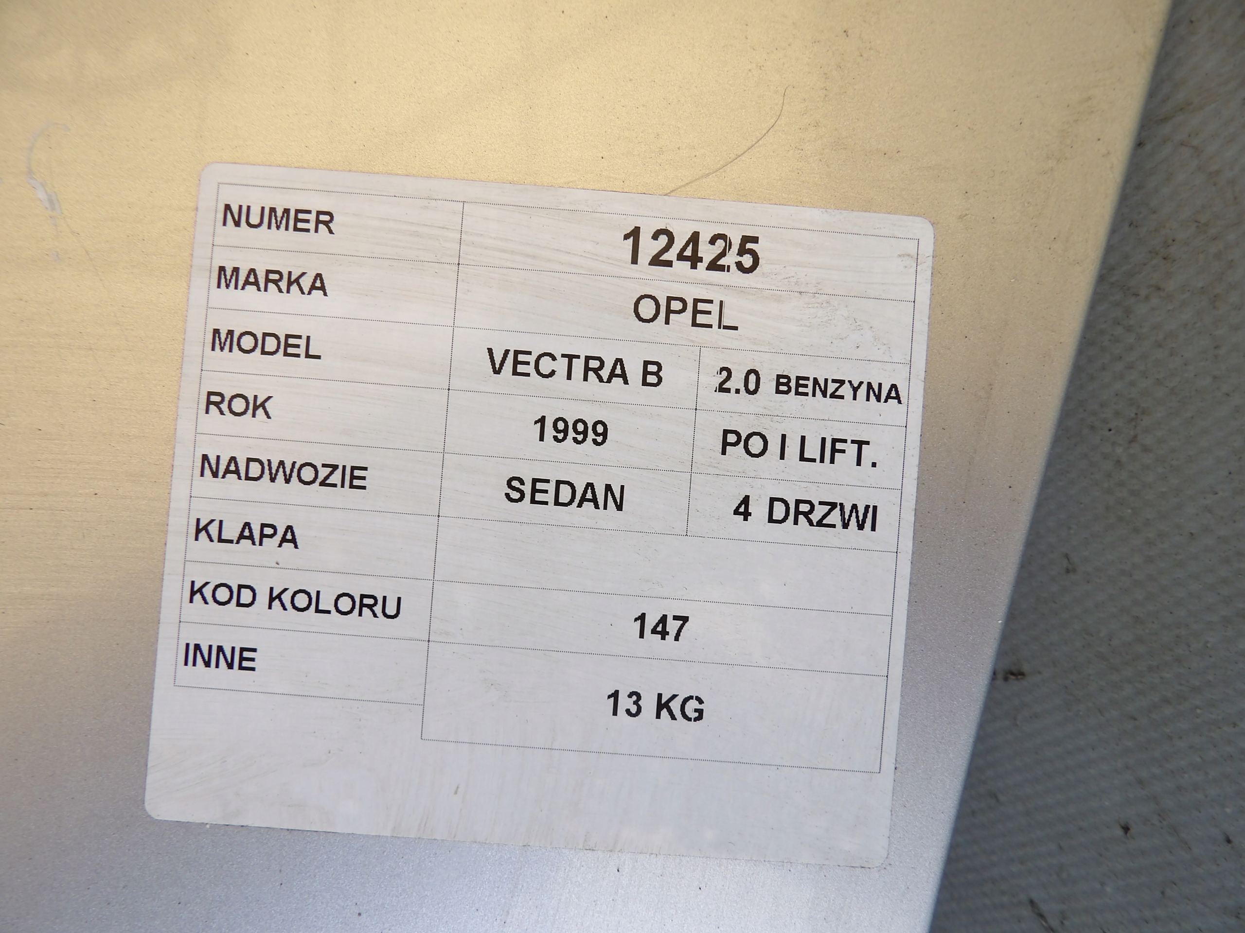 Opel Vectra B boot doors lak.147 lift
