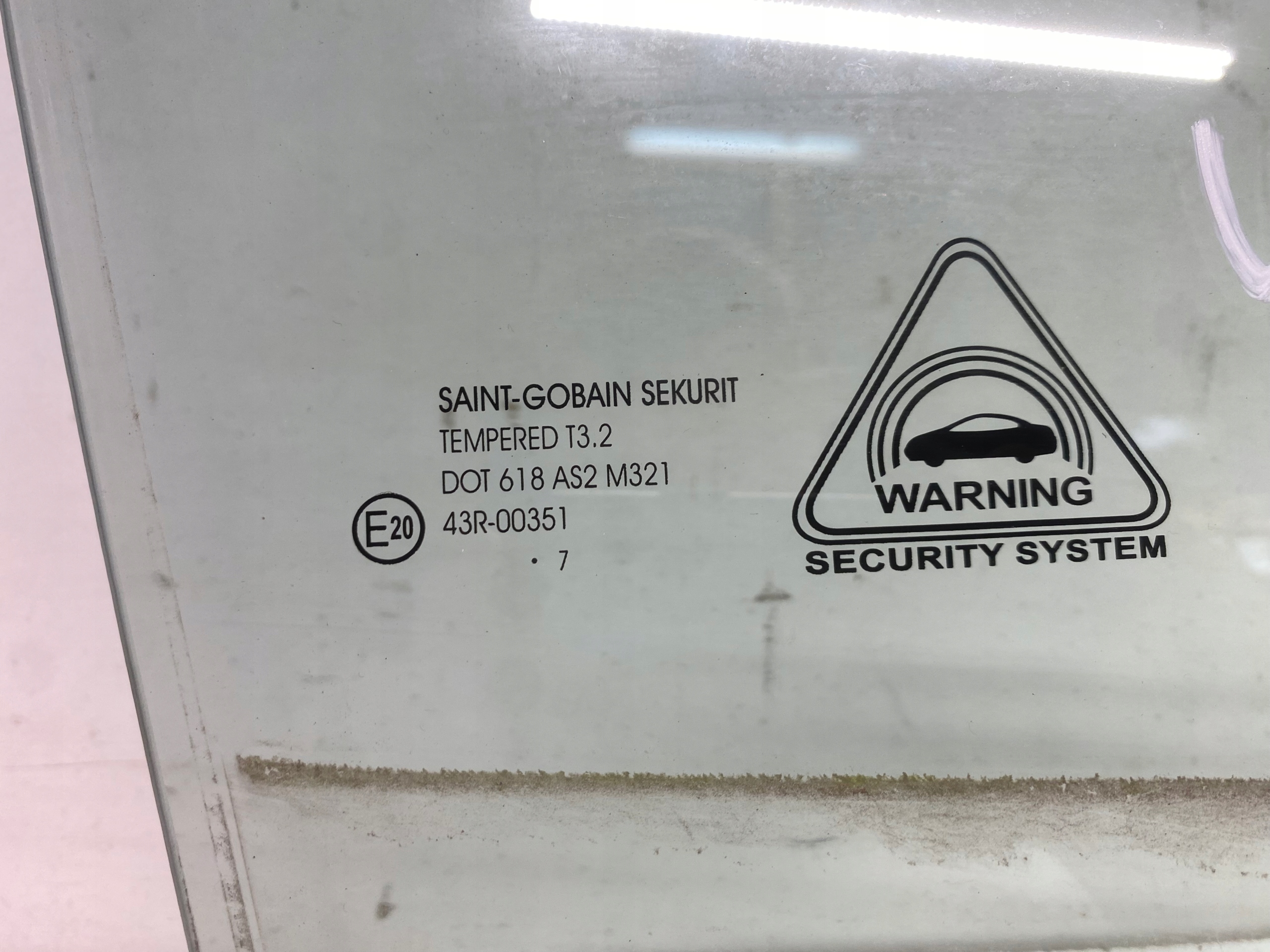 KIA VENGA SZYBA PRAWA PRZEDNIA 10-19 17 ROK Strona zabudowy przód - prawa