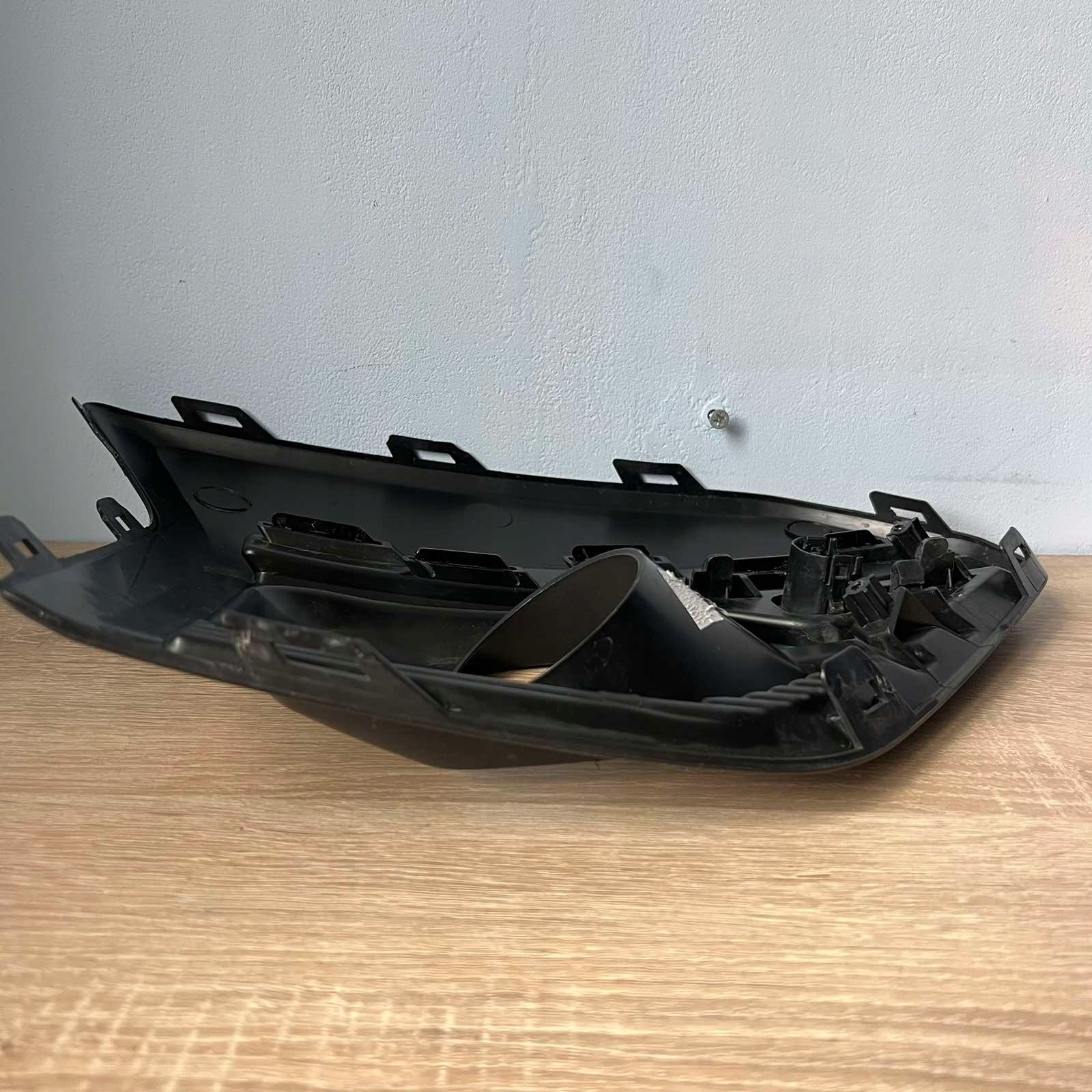 SANDERO III STEPWAY 2021-> grid left W bumper EAB-M261A31