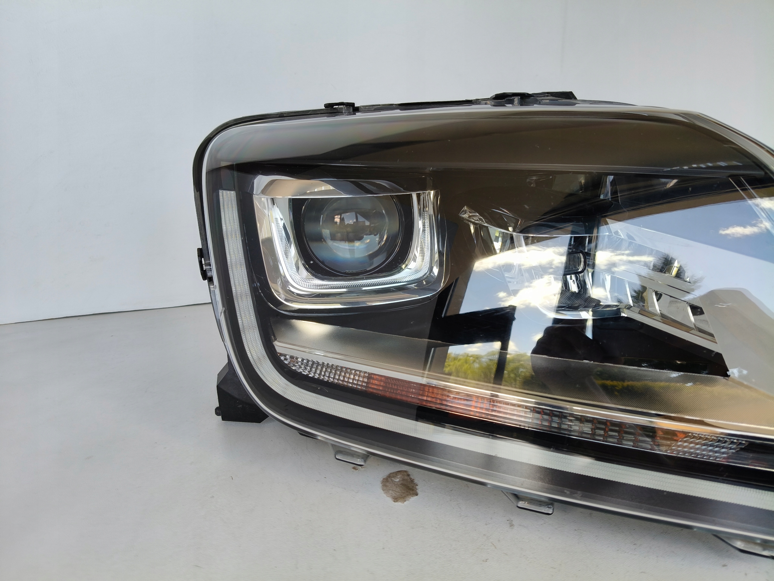 light right REFLEKTOR VW AMAROK 2H 2H0 16- LIFT XENON LED
