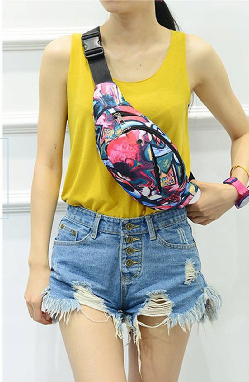 SASZETKA DUŻA NERKA damska KWIATY WIELOKOMOROWA KOLOROWA NA WYCIECZKĘ Model NERKA