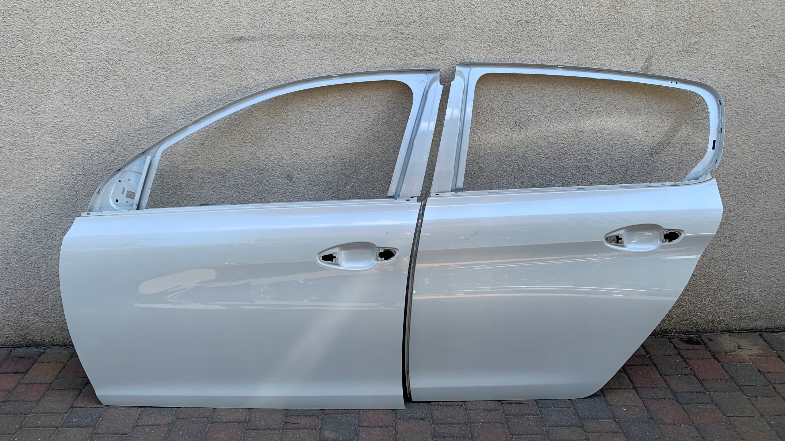 PEUGEOT 308 II T9 DRZWI LEWE KWED Strona zabudowy przód - lewa