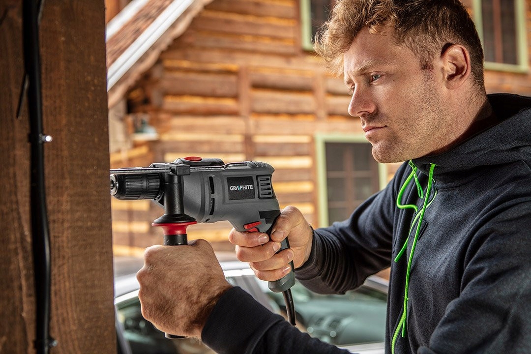 GRAPHITE WIERTARKA UDAROWA 550W UCHWYT 13mm +10 WIERTEŁ WALIZKA 58G735 Moc 550 W