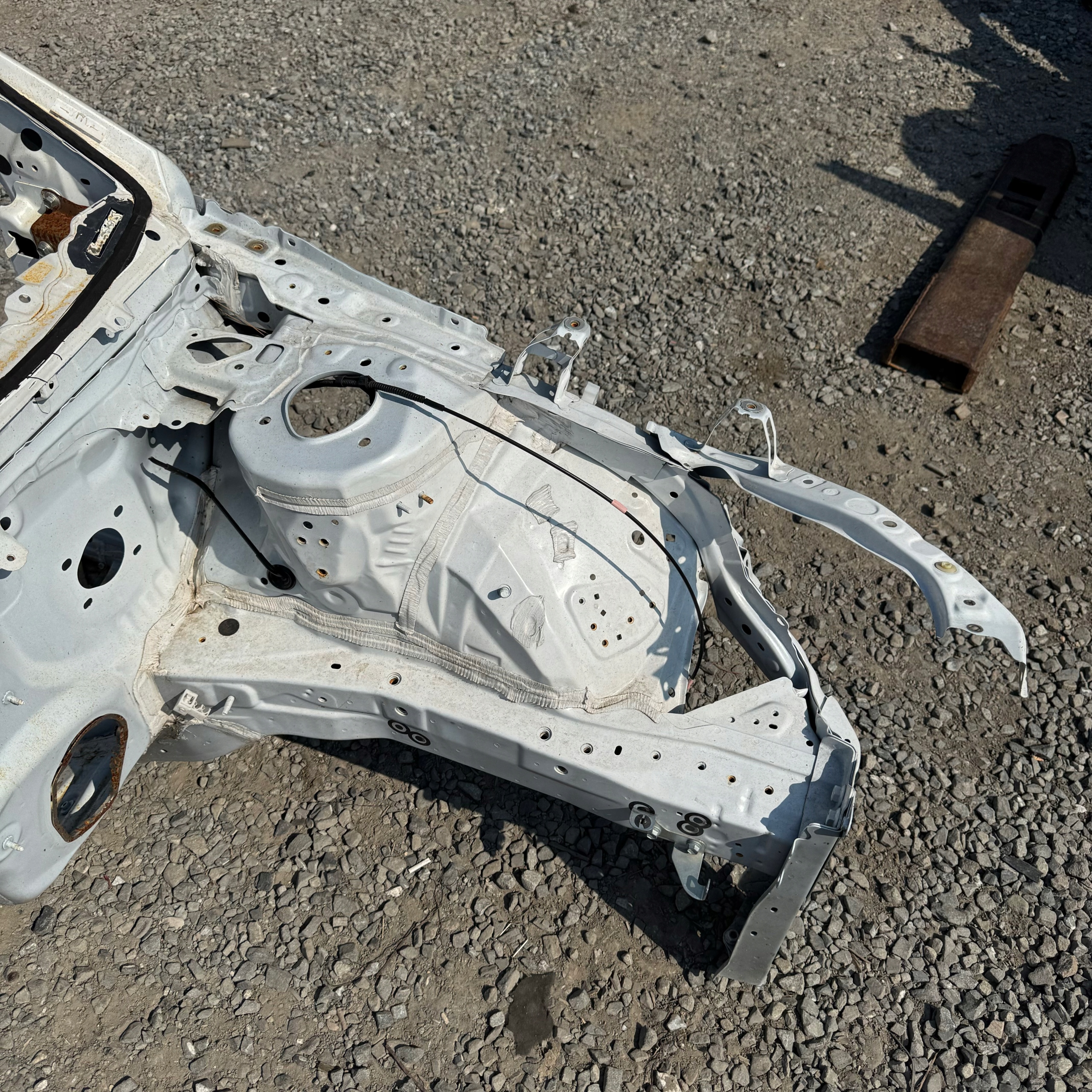 quarter front left LEXUS UX 250H HYBRID