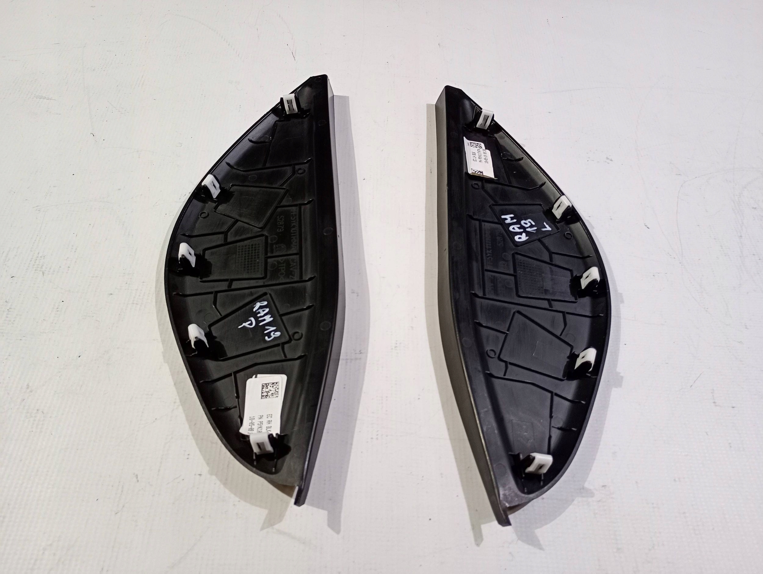 Panel side spoiler cover of the dashboard left right komplet Dodge RAM 1500 2019