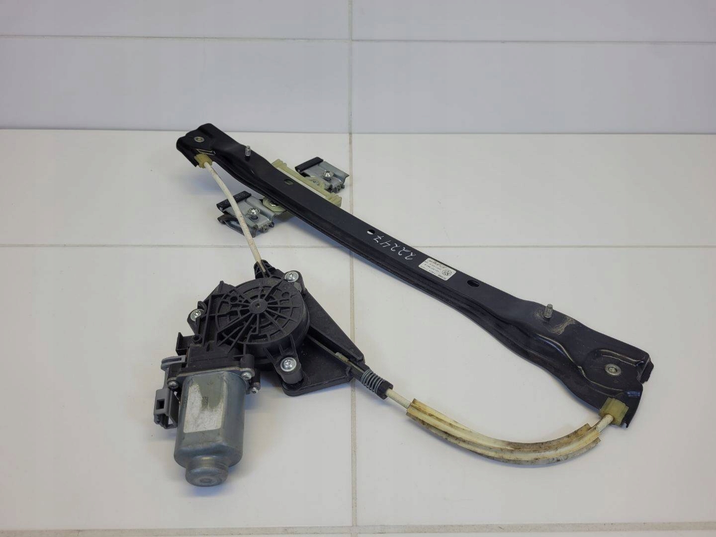 window regulator electrical front right side Volkswagen Up facelift 2016