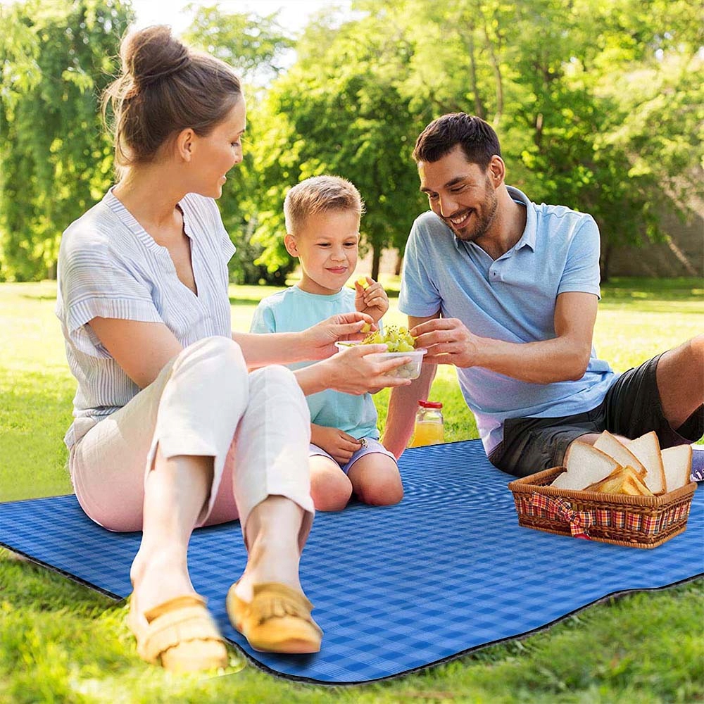 DUŻY SKŁADANY KOC PLAŻOWY PIKNIKOWY WODOODPORNY NA PIKNIK BIWAK 150x80 Kolor dominujący odcienie szarości