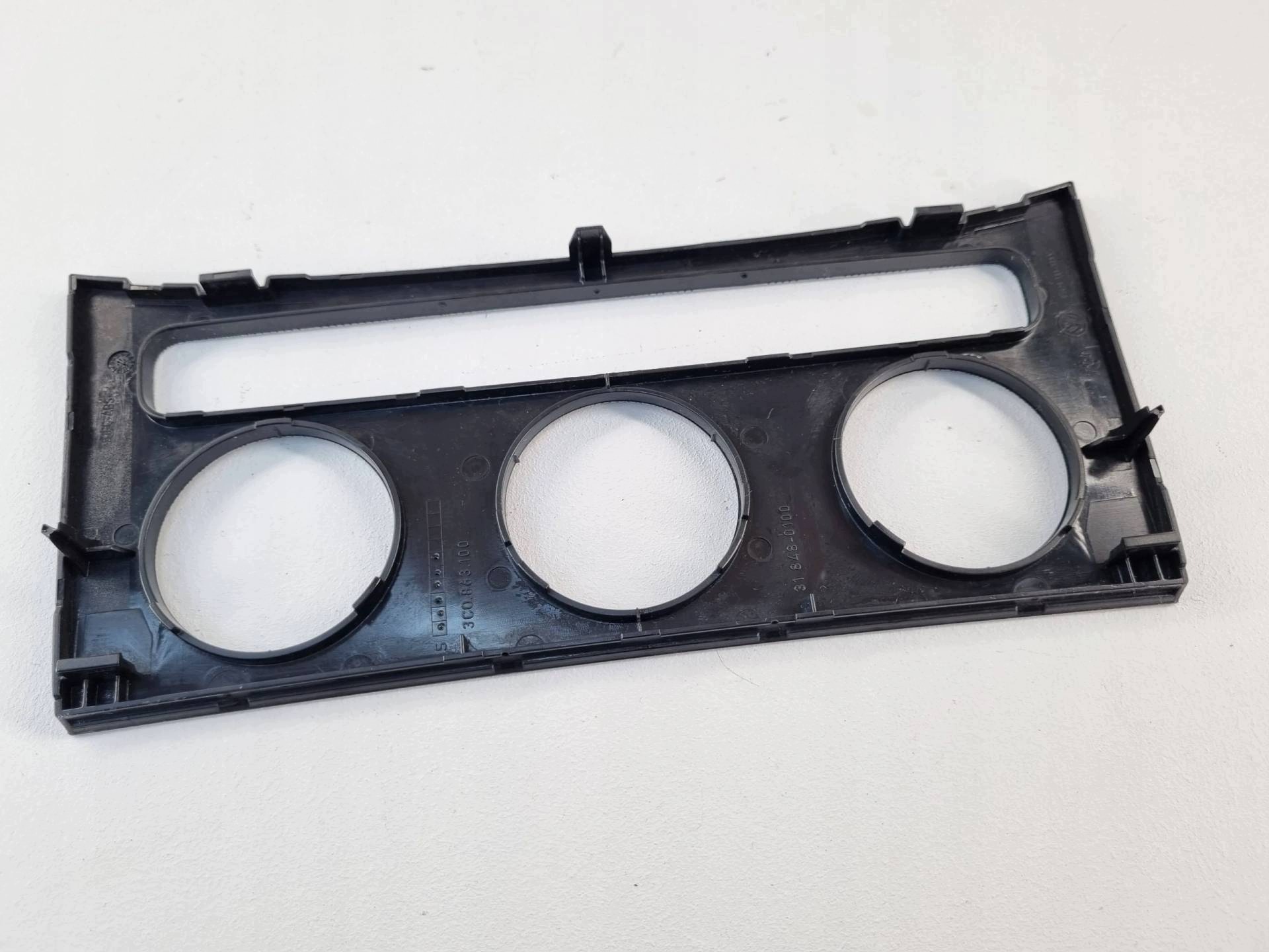 RÁM panelu klimatizaci Volkswagen Passat B6 2010 3C0863100