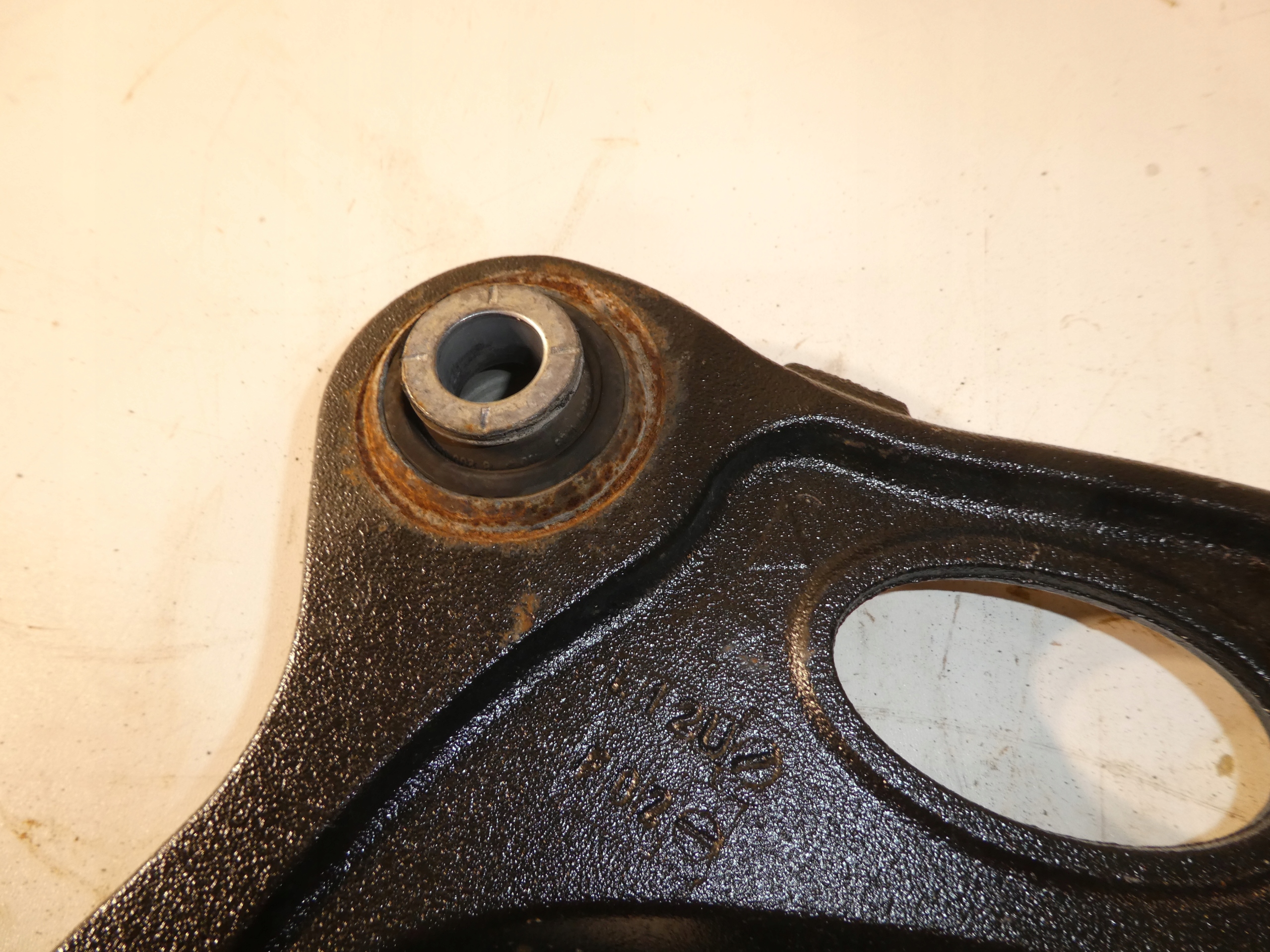 Querlenker vorne TRAFIC III VIVARO B 8200688035