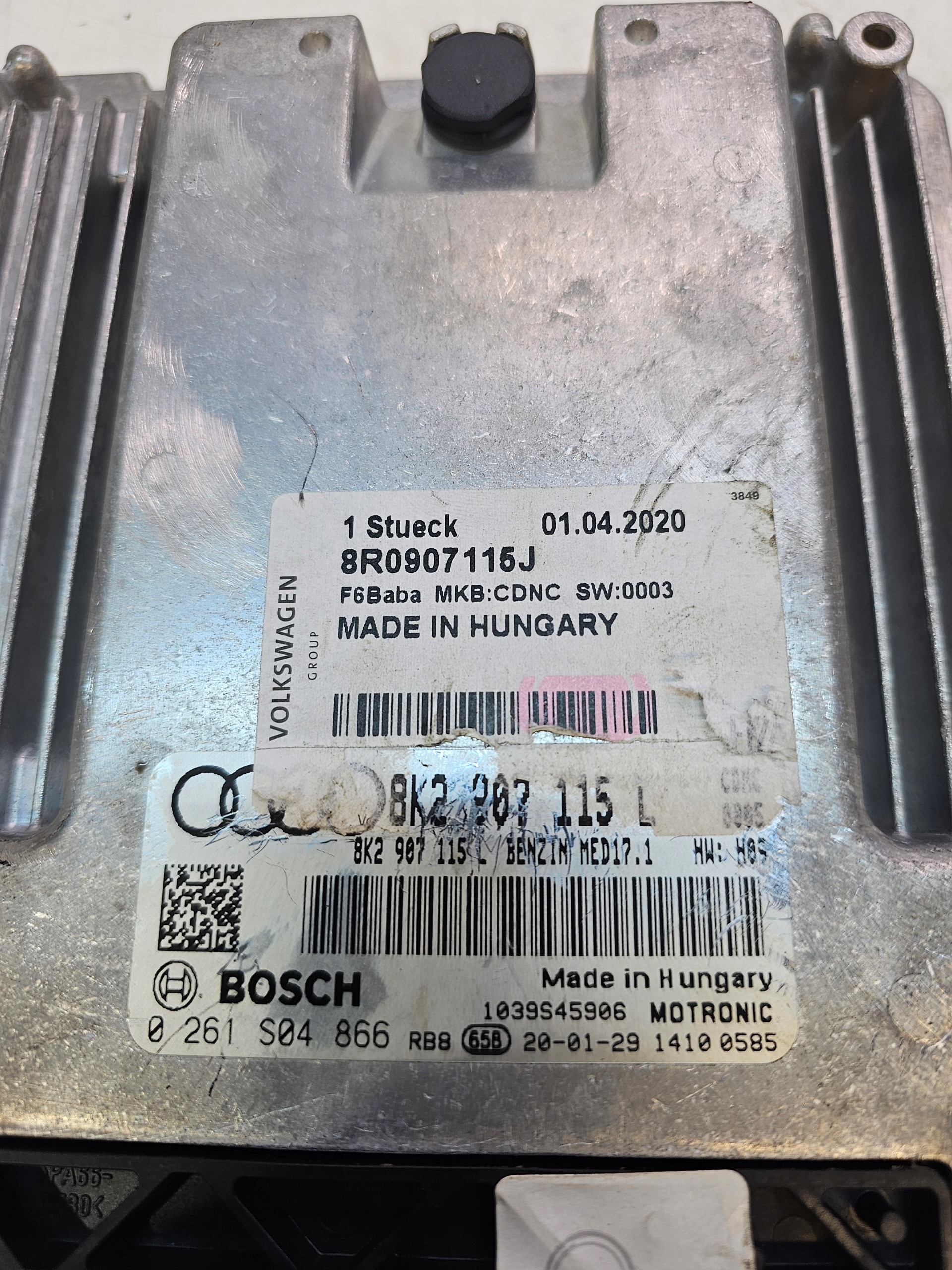 computer control unit of the engine AUDI Q5 8R 2.0 TFSI 8R0907115J