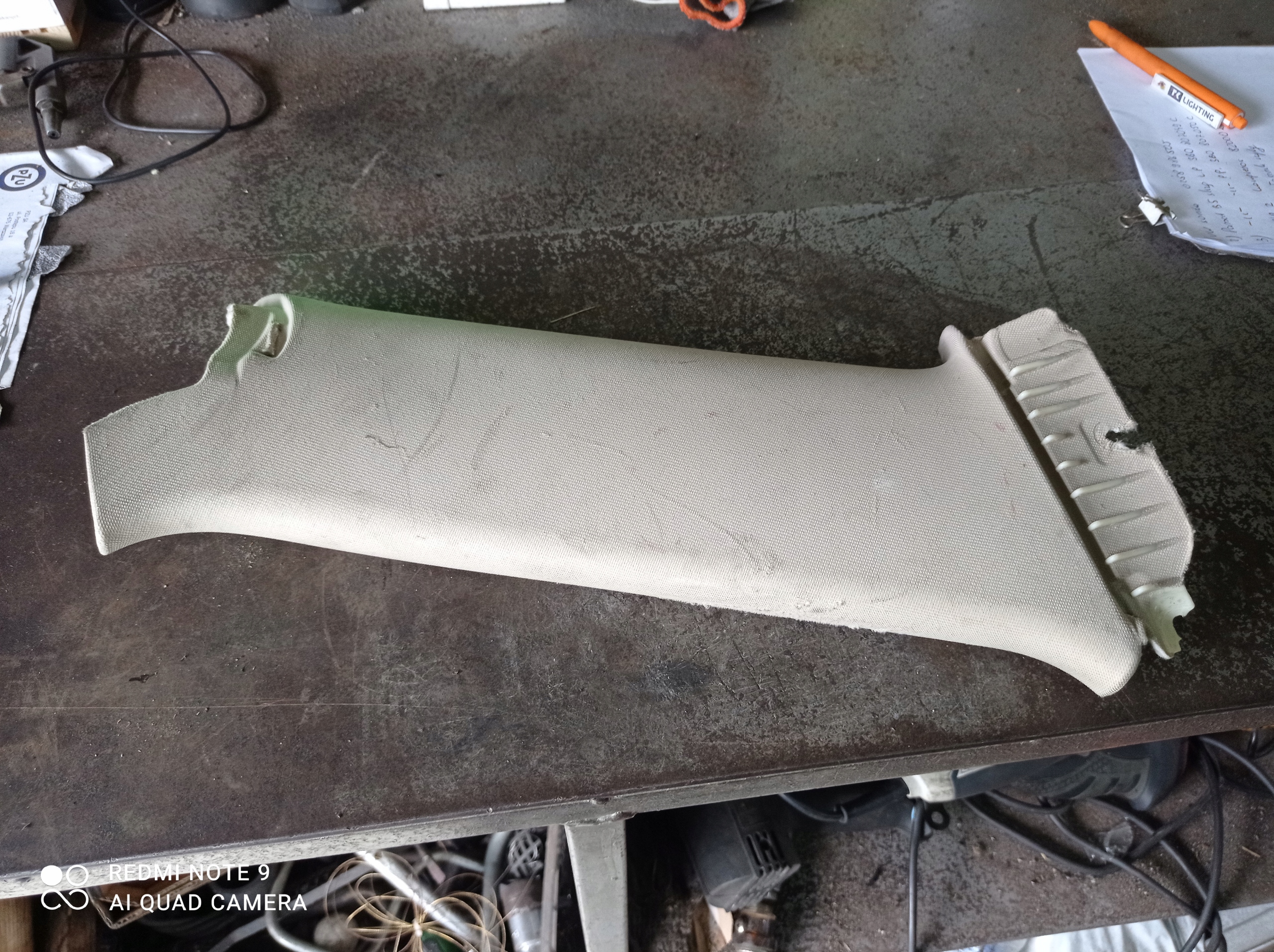 AUDI A4 B6 KOMBI - OSLONA SLUPKA TYL LEWA