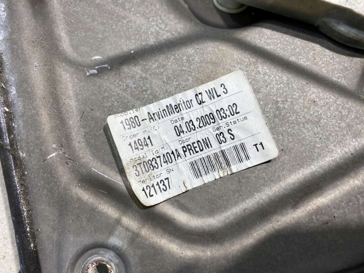 window regulator left front SKODA SUPERB II 3T0837401A