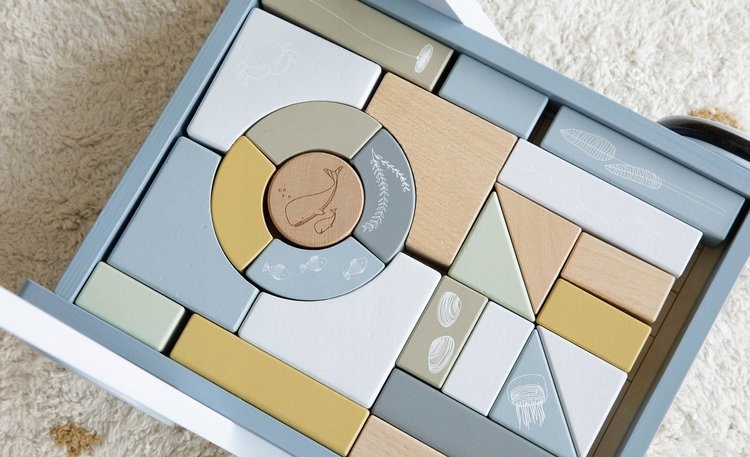 Wózek pchacz z klockami Błękit Little Dutch 12 m+ Liczba elementów 27