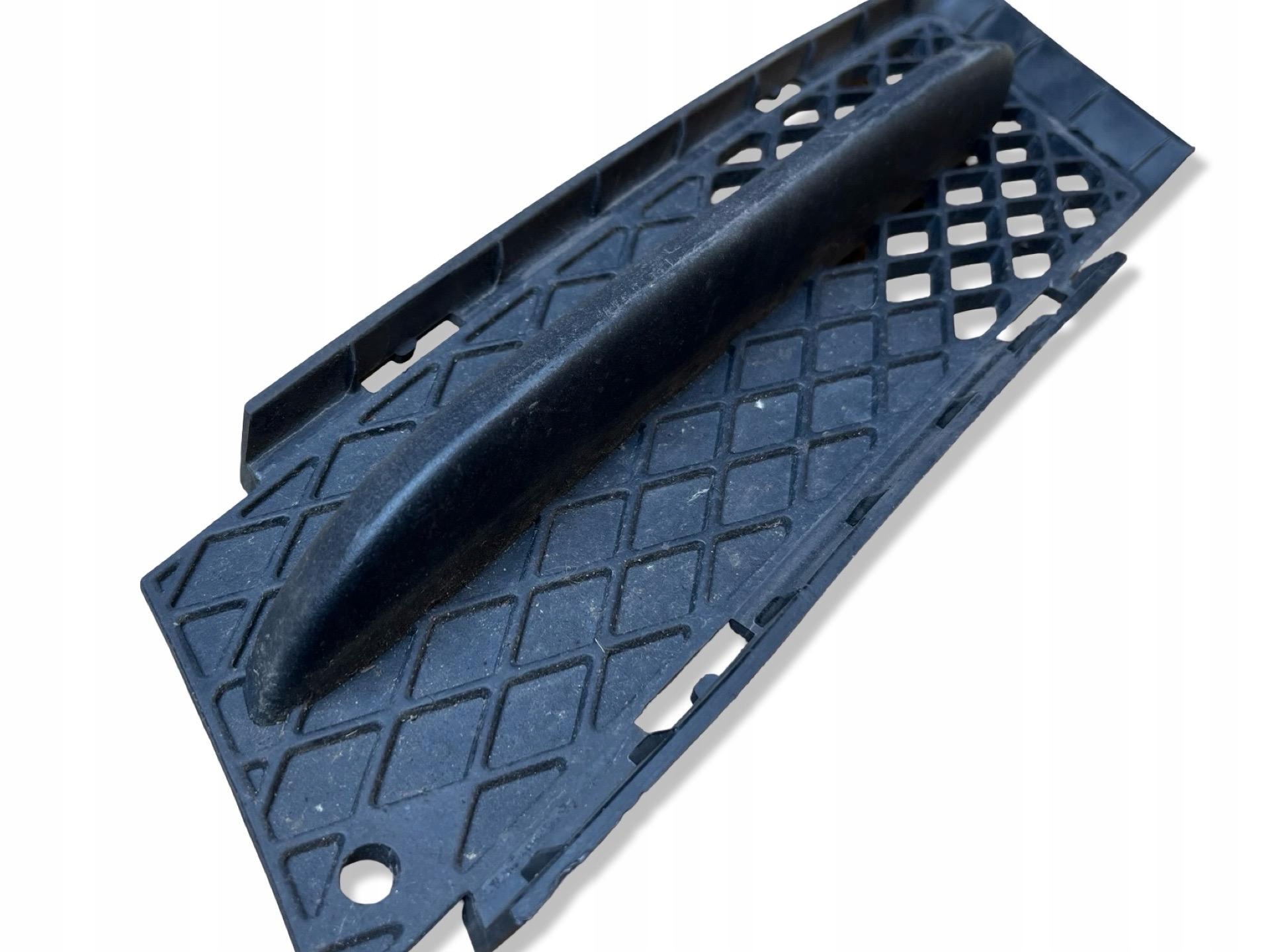 side grid of a bumper left side BMW 3 E90/E91 E90 2005 7154551