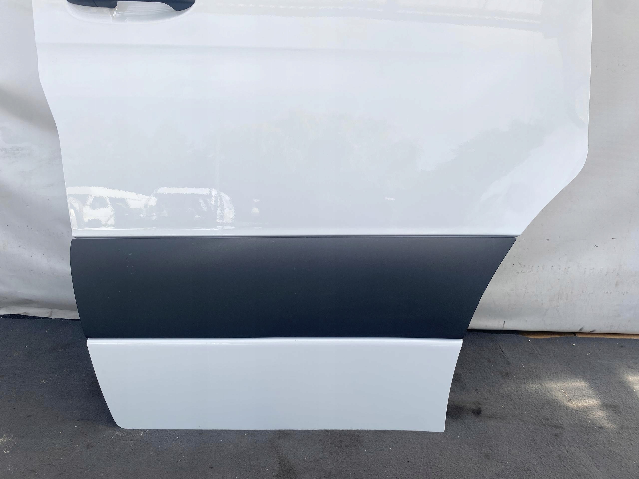 SPRINTER 907 910 17- door front right BIALE ORYGINALNE right front