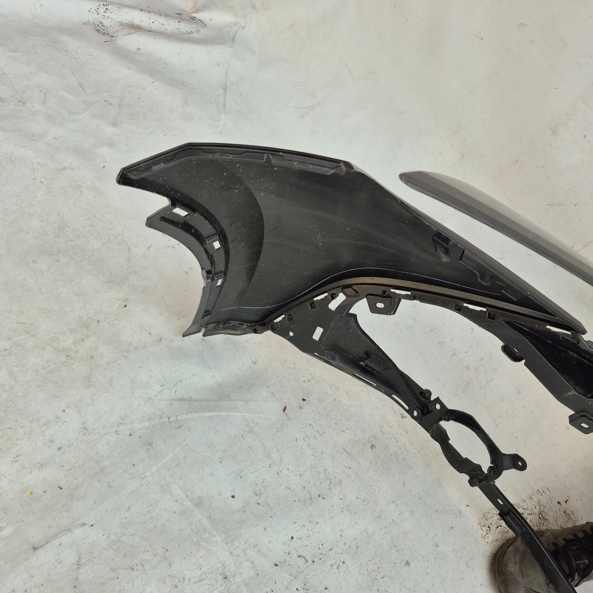 TOYOTA C-HR II 2 23-> bumper front front
