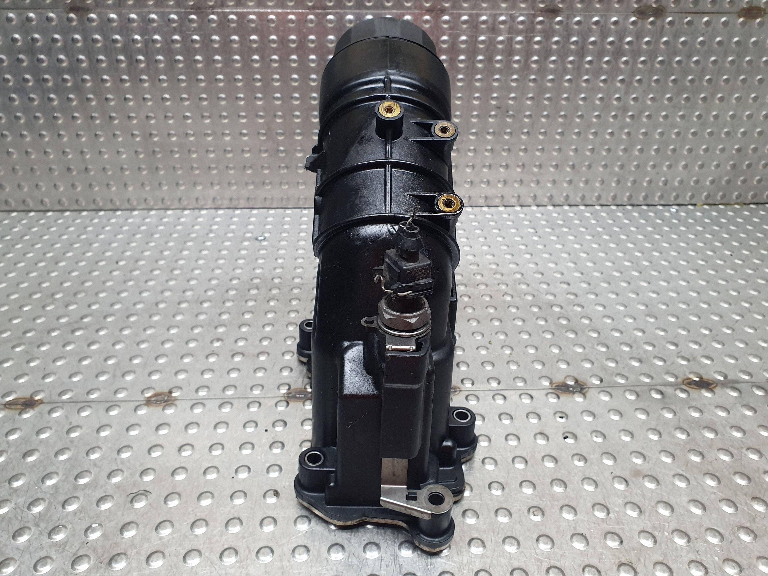 oil filter holder 7807799 BMW E90 E83 E87 E91 E60 E88 E92 E93 2.0D N47