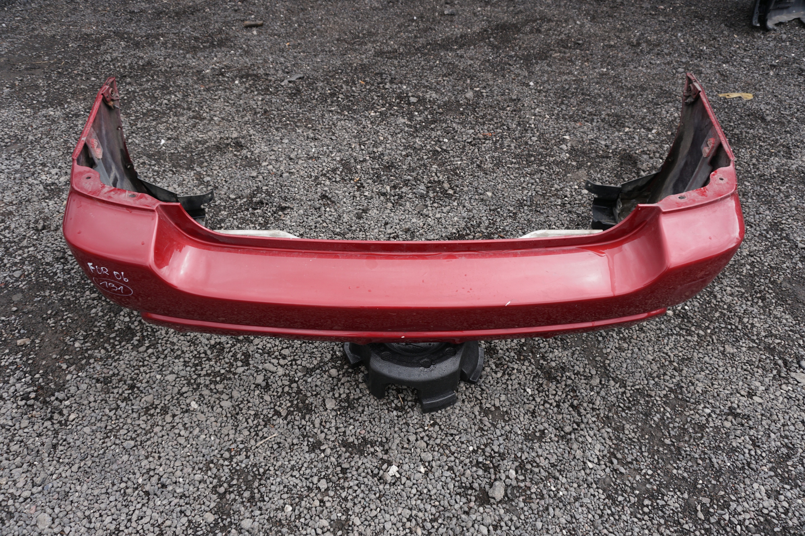 SUBARU FORESTER II SG ZDERZAK TYLNY 33J 57704SA012