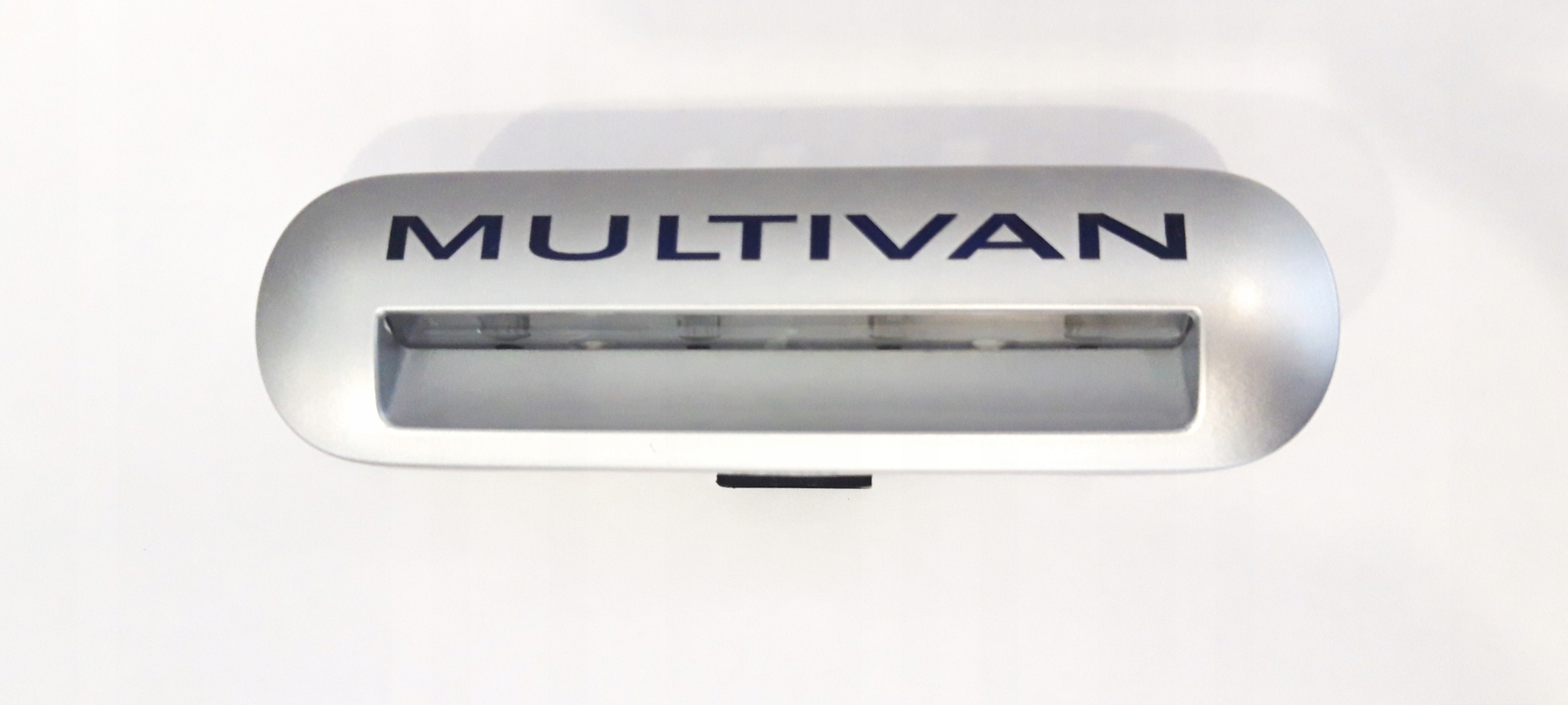 LAMPKA PROGU STOPNIA VW Multivan T5 ASO