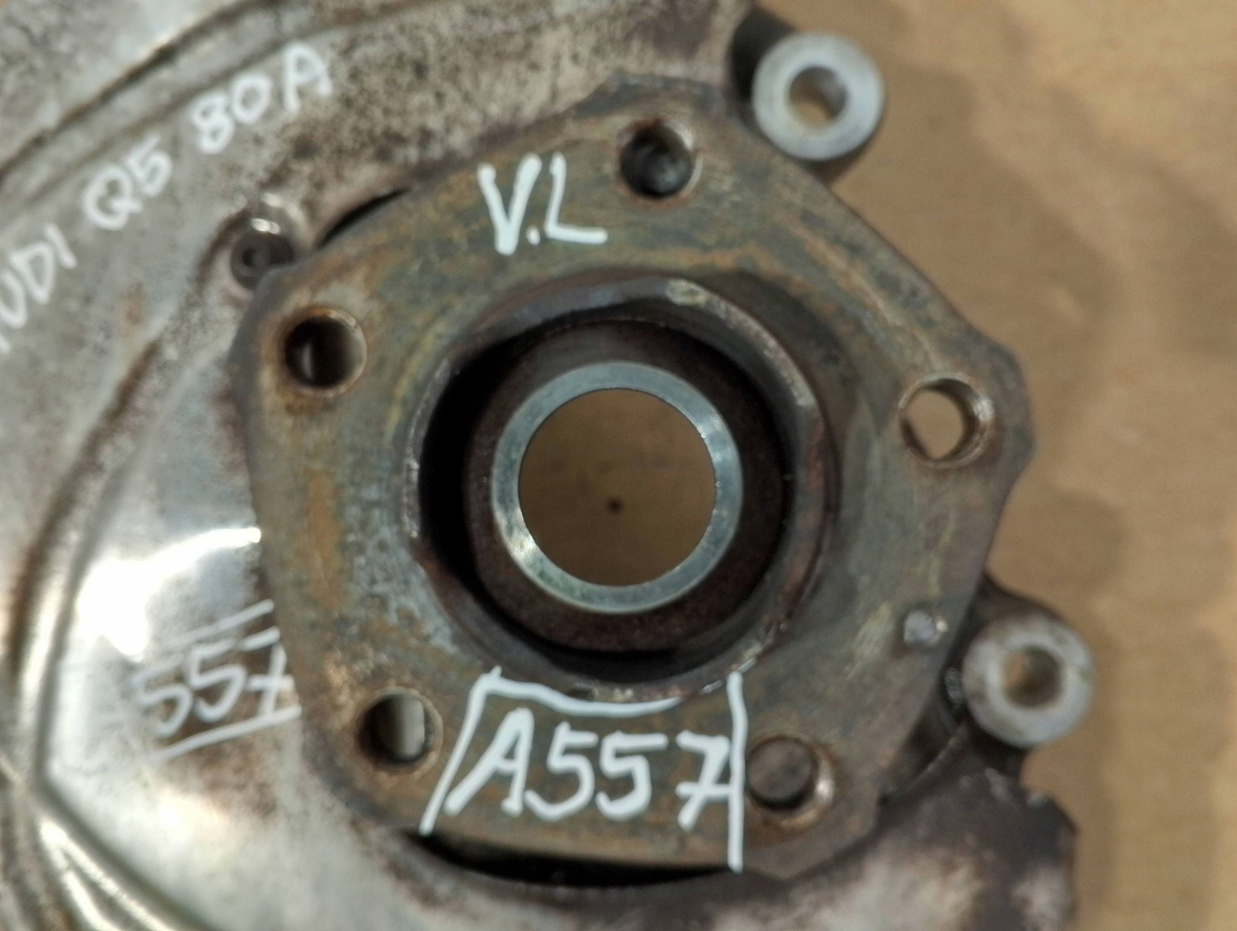 Audi Q5 SQ5 80A swing front left 80A407559 (A557)