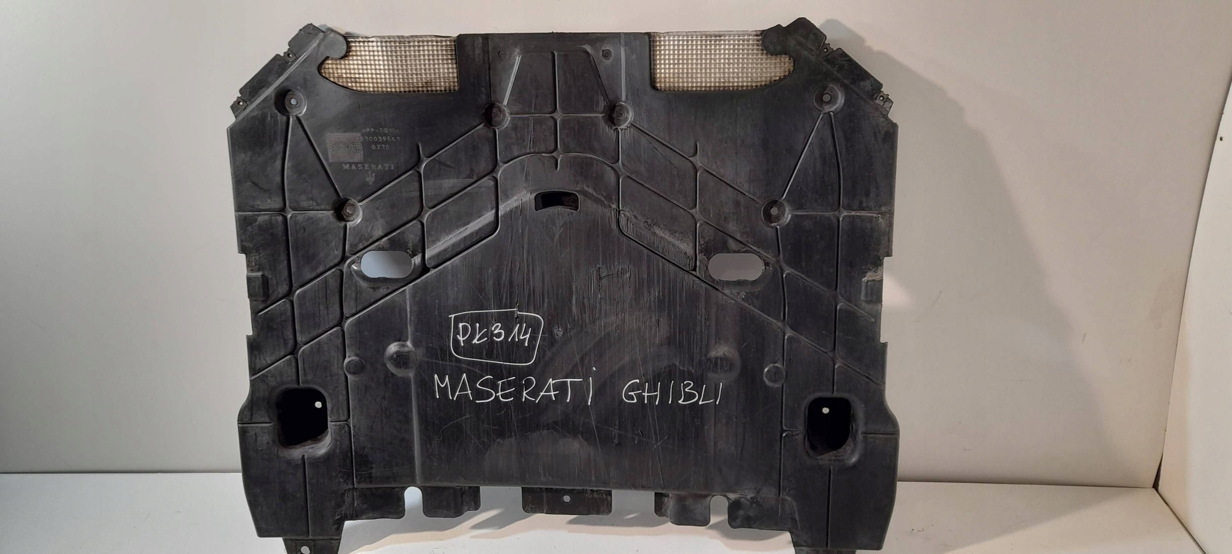Maserati Ghibli cover below engine 670039641 (PL314)