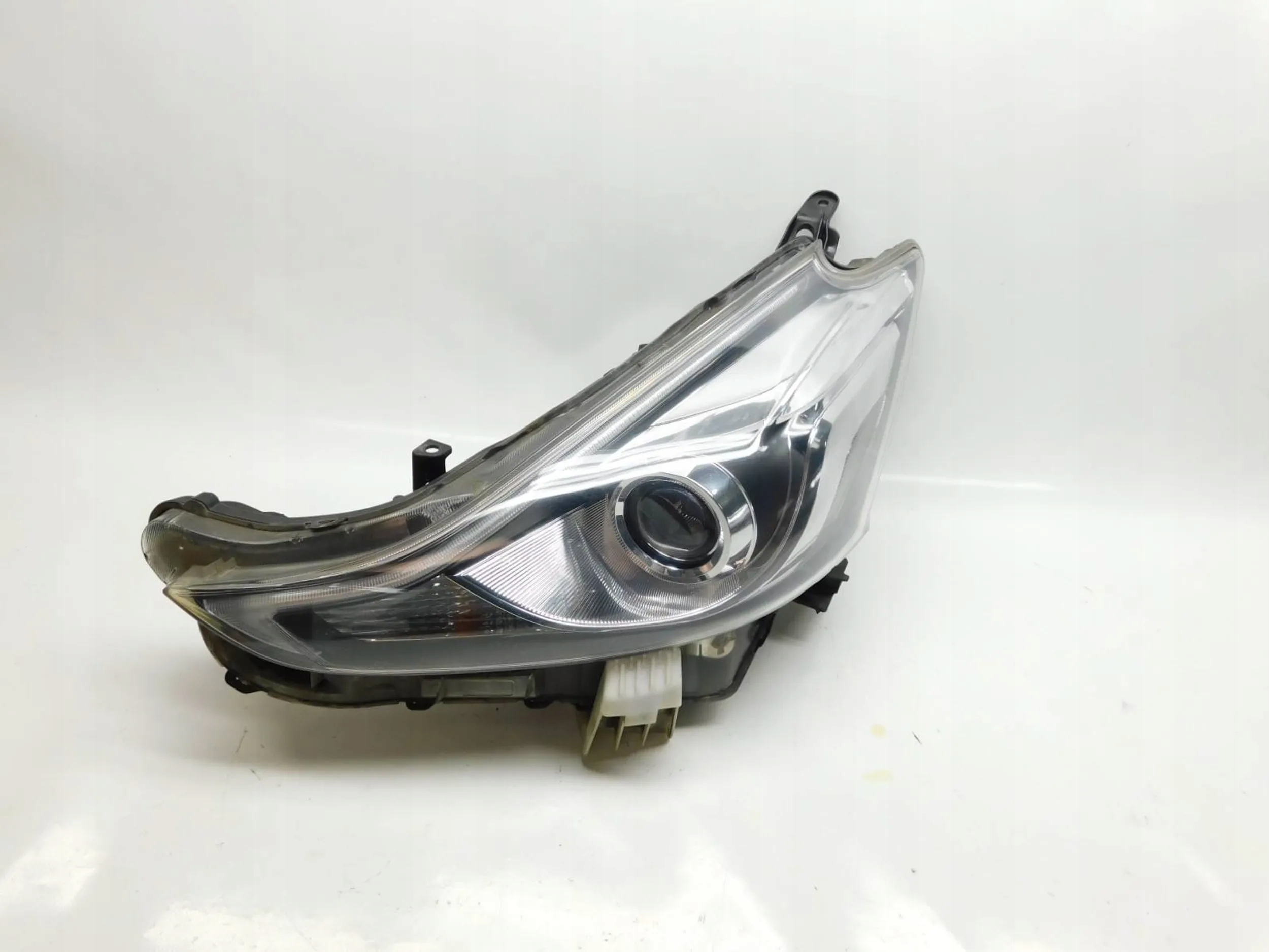 ФАРА ЛІВА ПЕРЕД LED - TOYOTA PRIUS ПЛЮС + рестайлінг 15-20