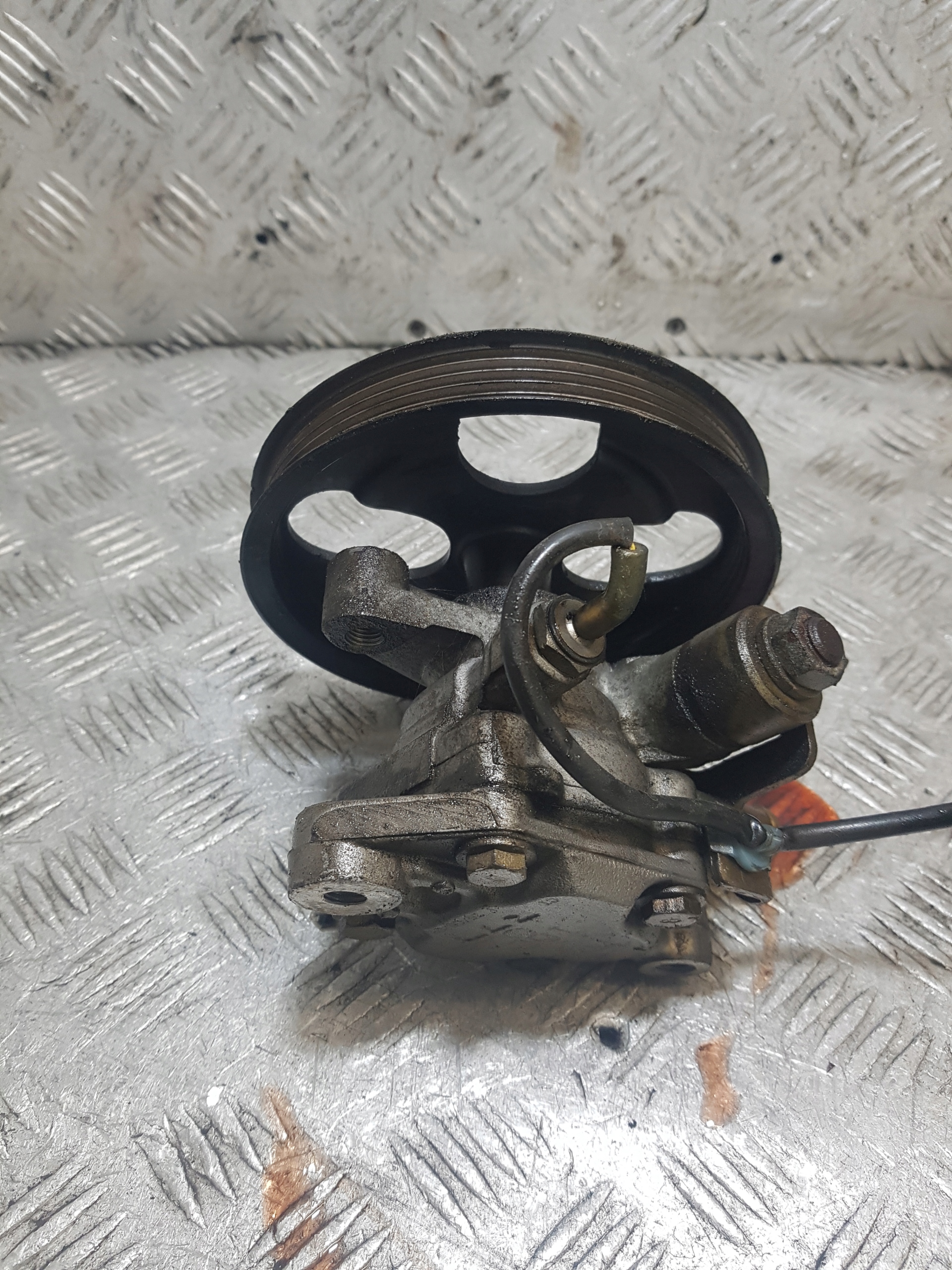 servo čerpadlo MITSUBISHI CARISMA