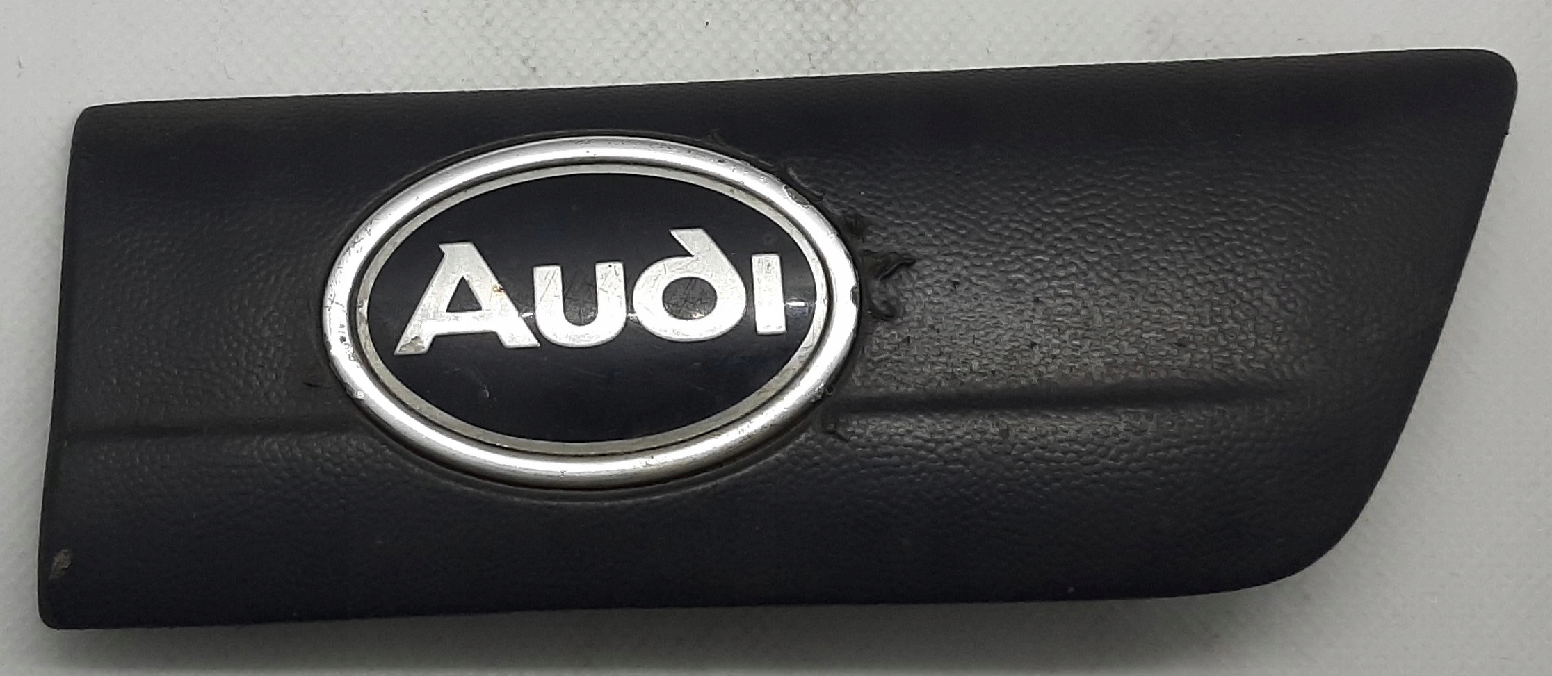 4A0853972 - Накладка крыла правая AUDI 100 C4 91-