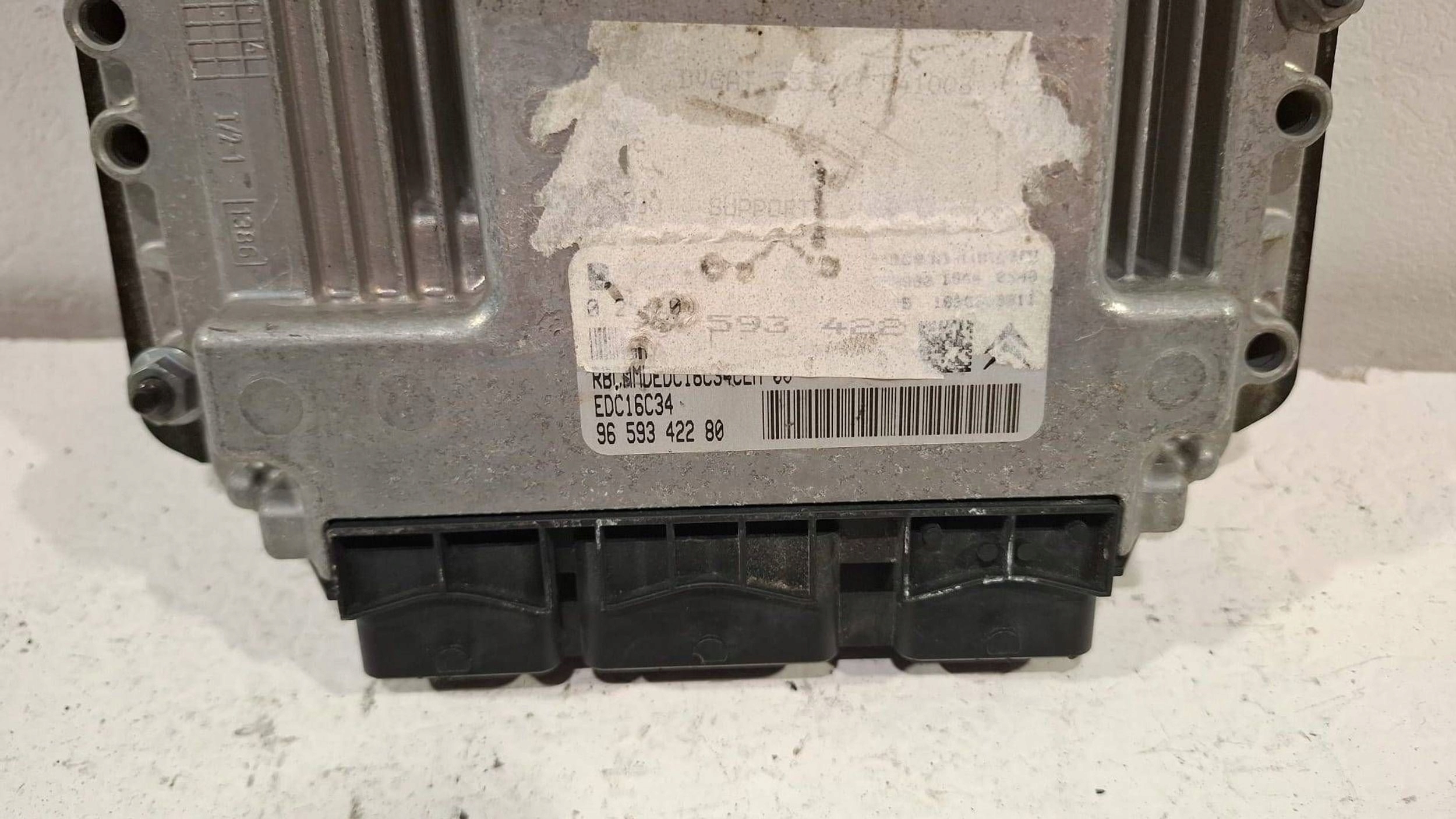 control unit of the engine computer 0281011863 Citroen Peugeot 1.6 HDI