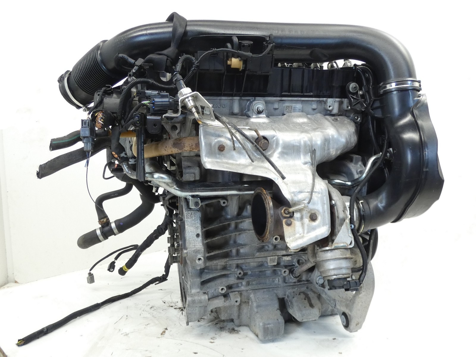 engine pillar D4204T9 VOLVO V60 V70 V40 S60 S90 2.0D D3 150KM