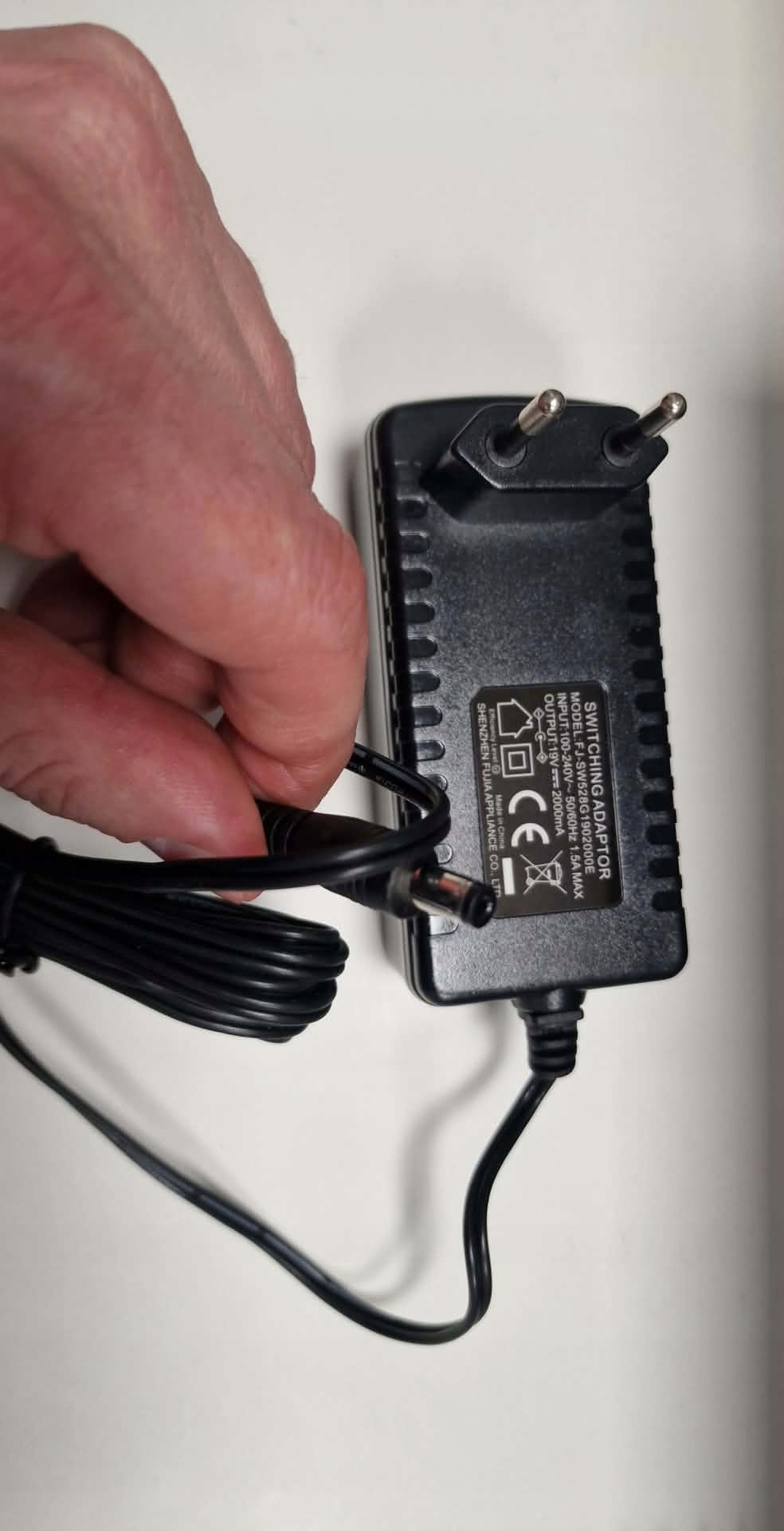 Napájecí zdroj DC19V 2A – 1,5A pro monitorovací kameru