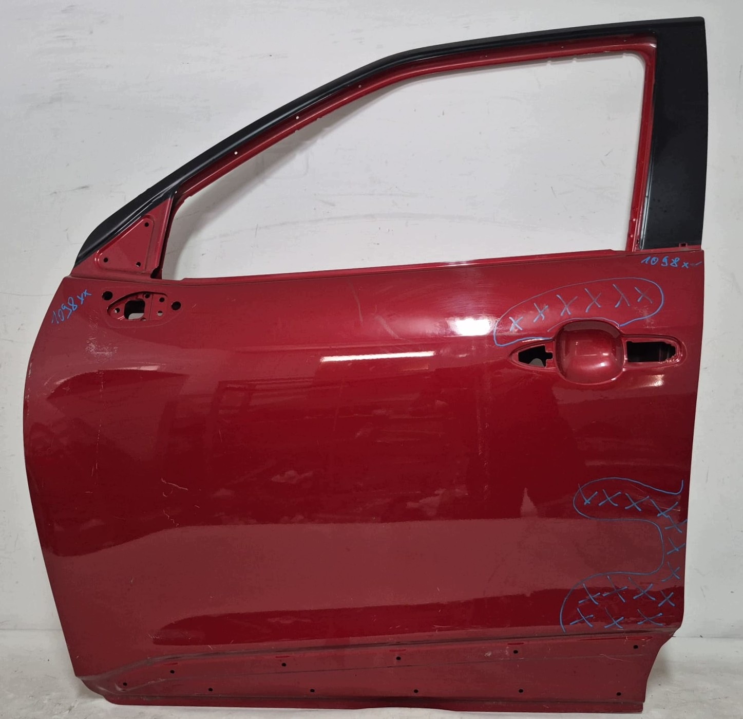 TOYOTA YARIS CROSS 20- door left front front
