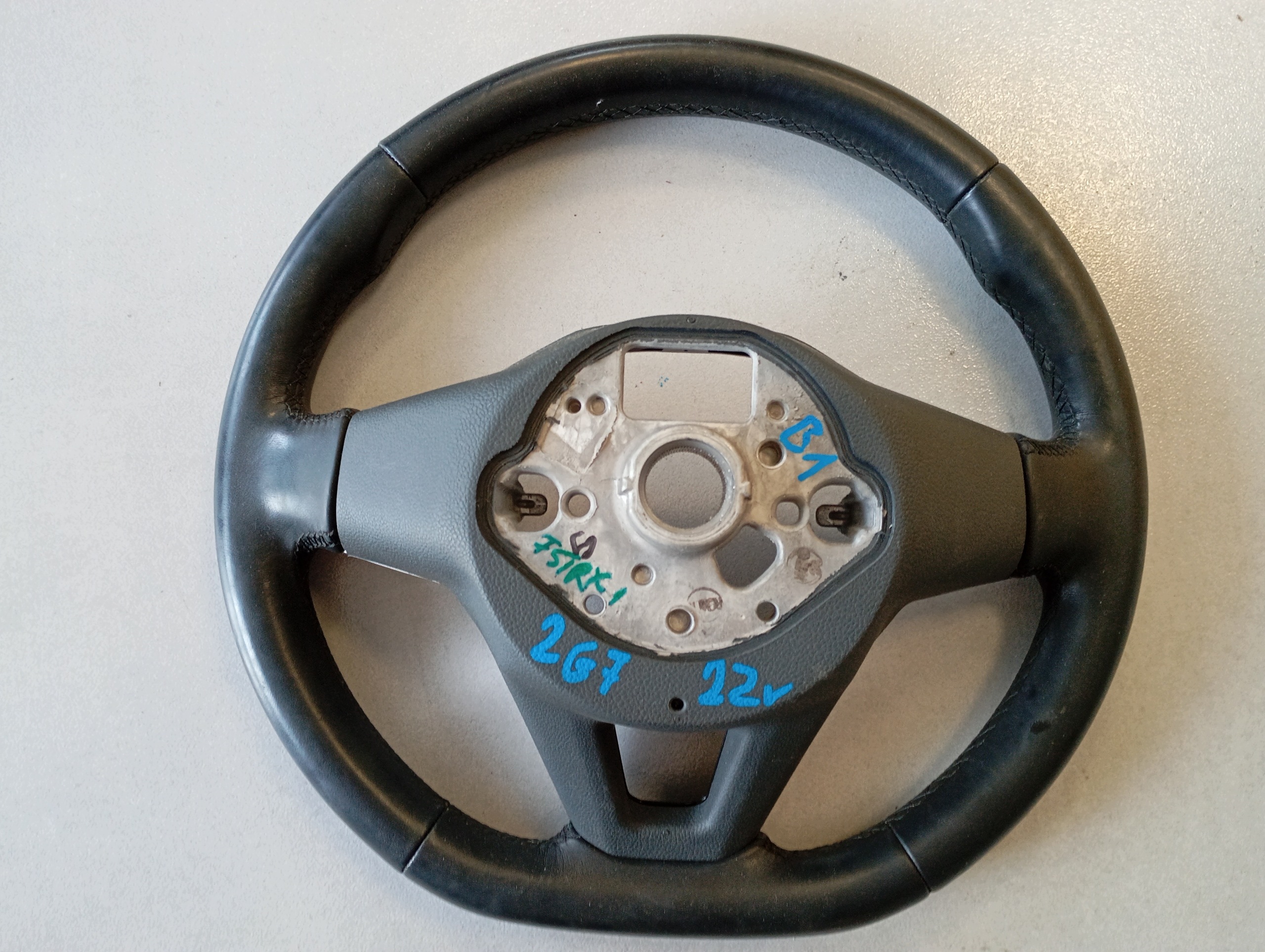 volant VOLKSWAGEN TAIGO 2G7 dommage