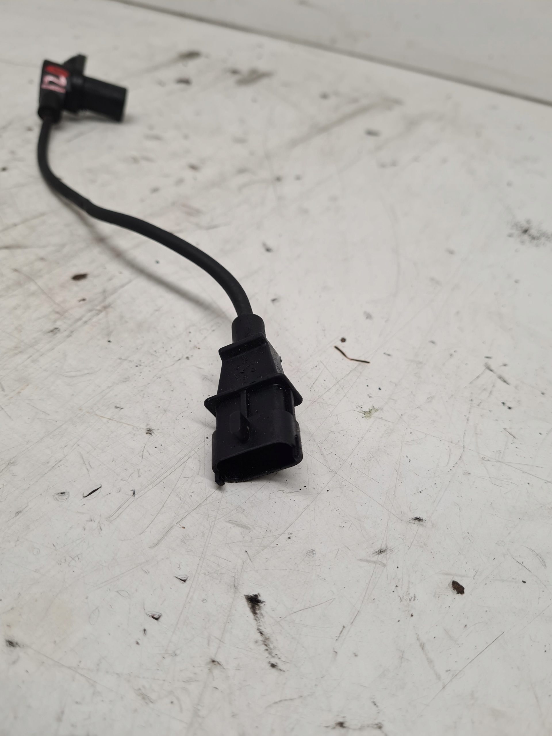 HYUNDAI I20 LIFT shaft position sensor CRDI 39180-2A500 2012-14R