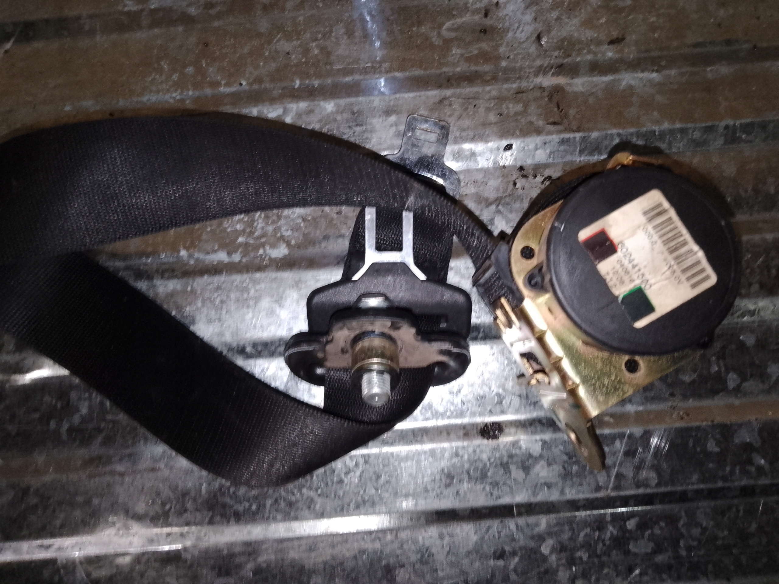 РЕМІНЬ БЕЗПЕКИ ЗАДНІЙ MITSUBISHI COLT 602441500