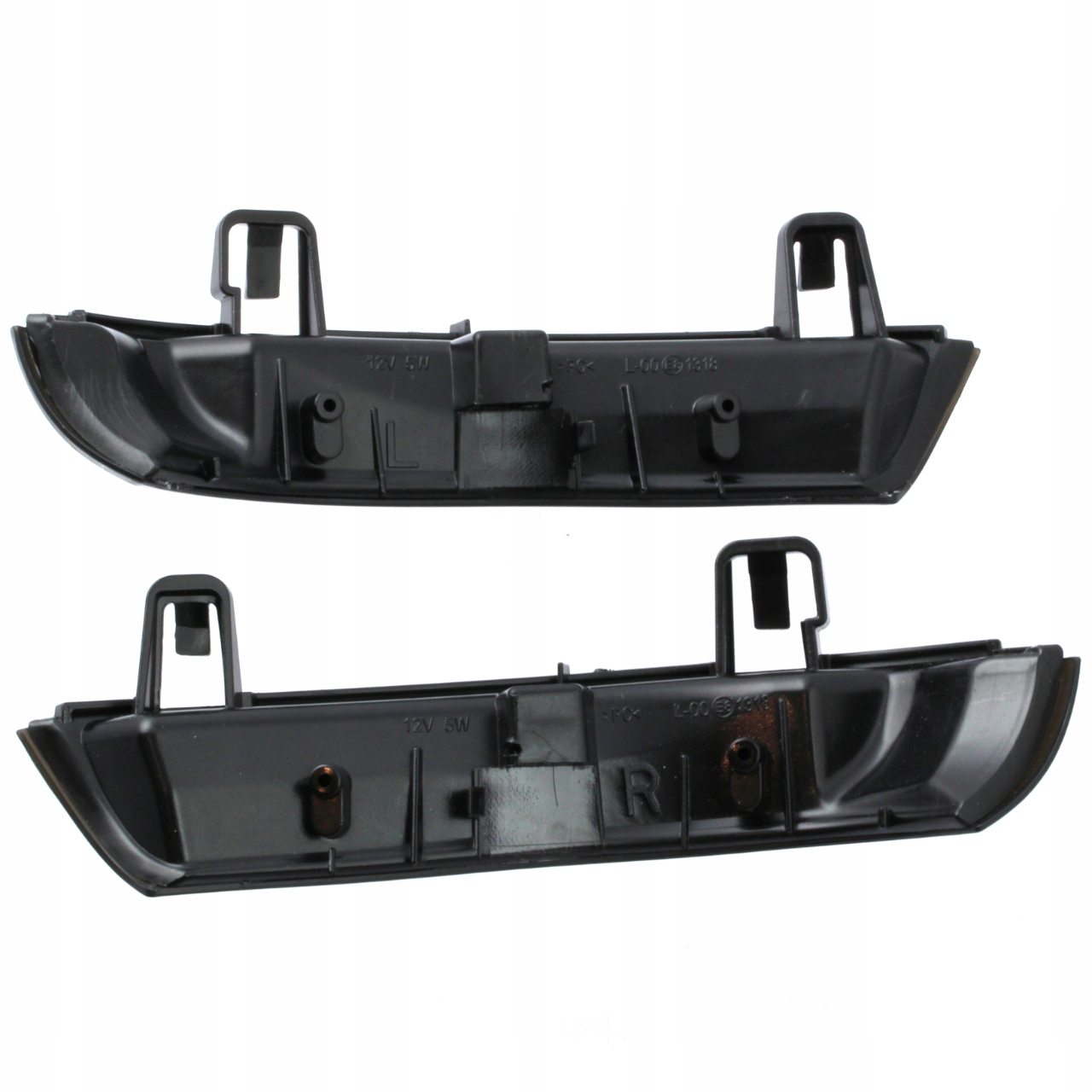 MIGACZE KIERUNKOWSKAZY DYNAMICZNE LED PASSAT B5 B6 Producent części ME Premium